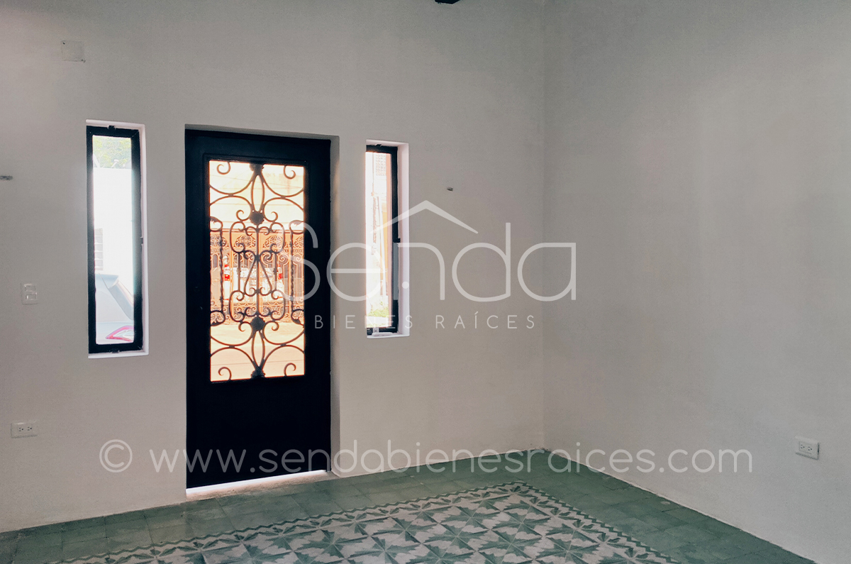 1246-35288-23GM-01-Casa-en-venta-en-el-centro-de-Merida-Totalmente-remodelada-_(28).jpg