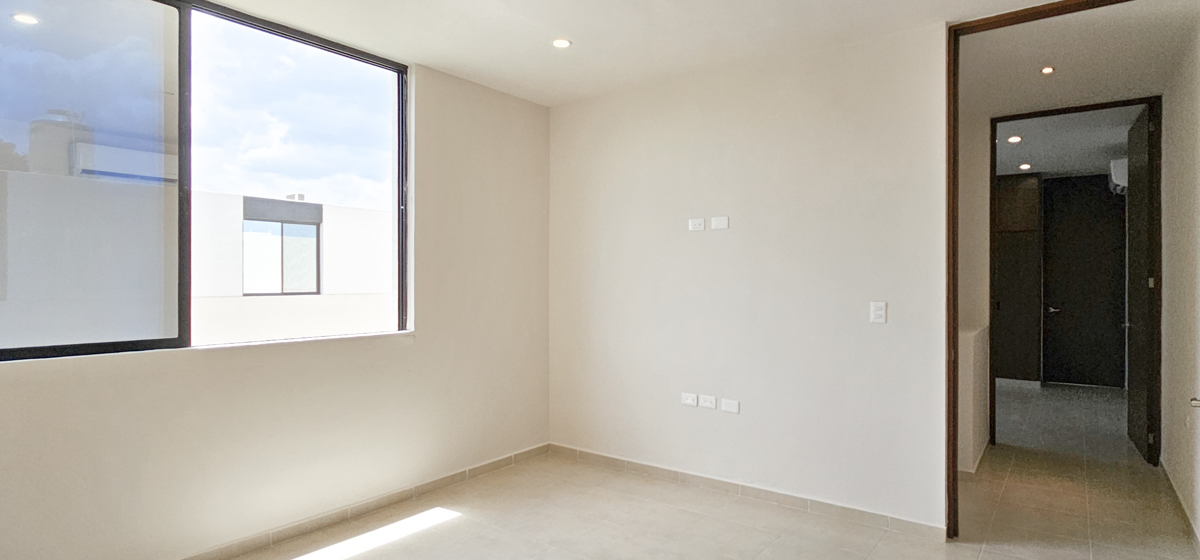 1252-44892-Casa-en-venta-en-Cholul-Merida-con-recamara-en-planta_baja-y-alberca_(1).jpg