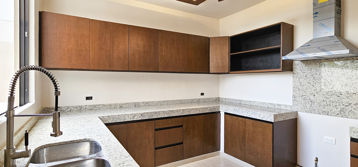 1252-44906-Casa-en-venta-en-Cholul-Merida-con-recamara-en-planta_baja-y-alberca_(10).jpg