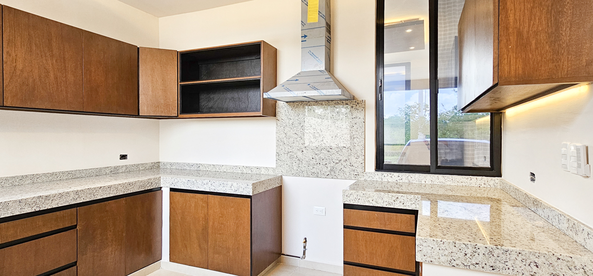 1252-44908-Casa-en-venta-en-Cholul-Merida-con-recamara-en-planta_baja-y-alberca_(12).jpg