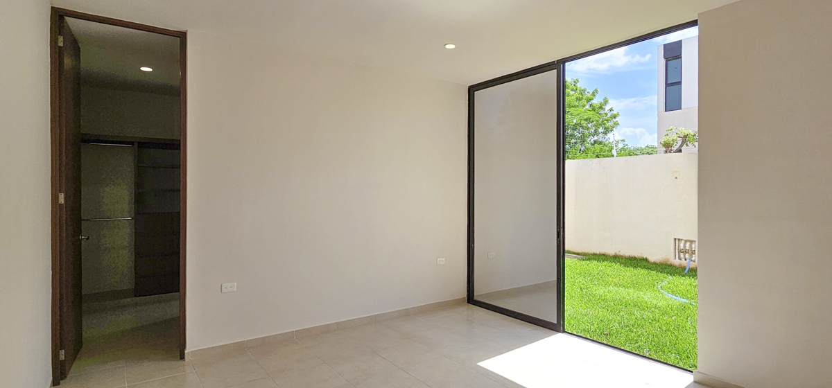 1252-44916-Casa-en-venta-en-Cholul-Merida-con-recamara-en-planta_baja-y-alberca_(20).jpg