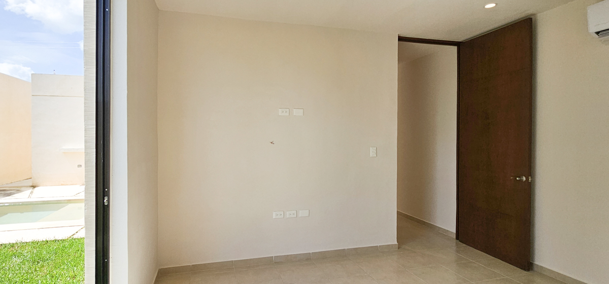 1252-44917-Casa-en-venta-en-Cholul-Merida-con-recamara-en-planta_baja-y-alberca_(21).jpg