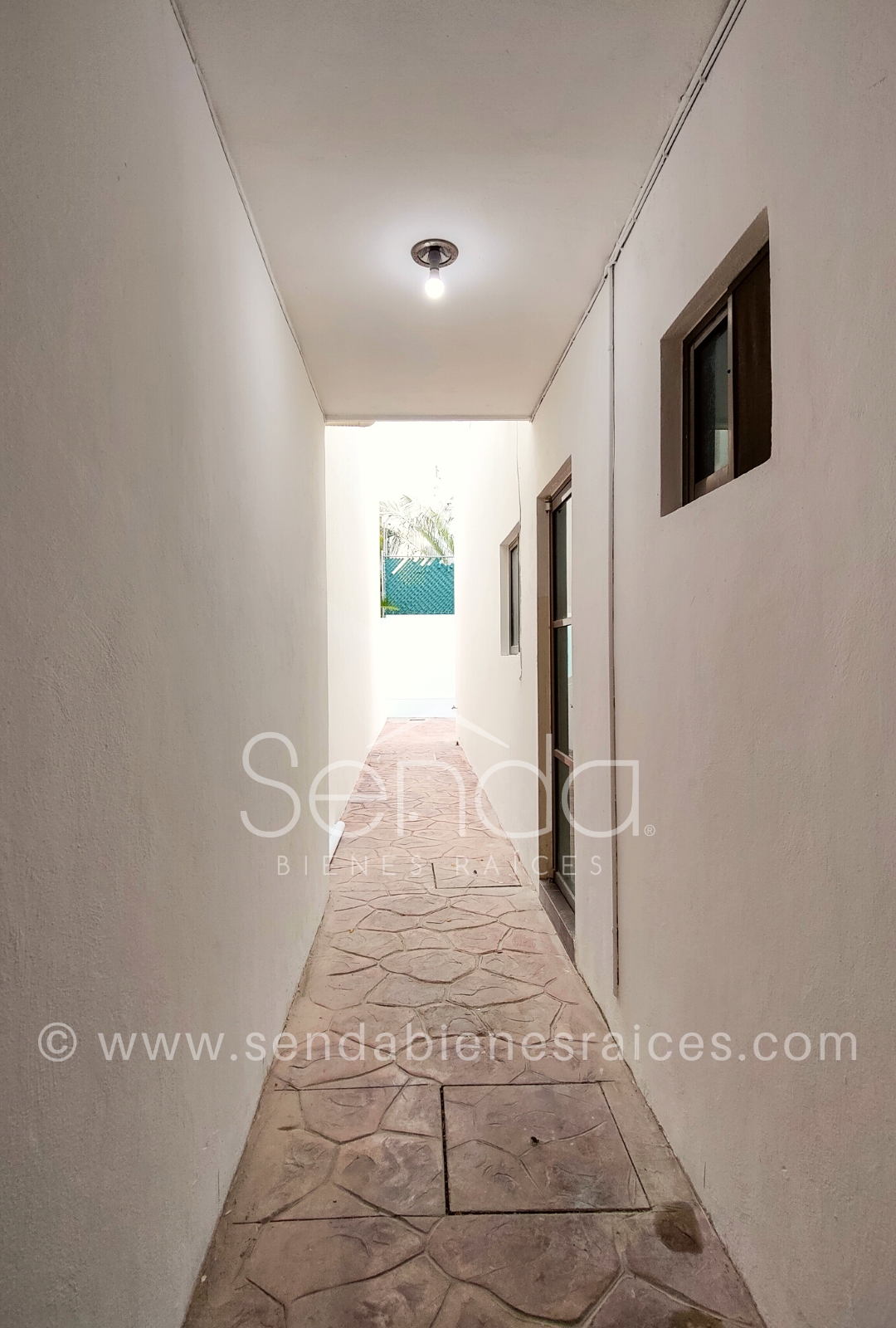 1311-37298-Casa-en-venta-en-Altabrisa-Merida-en-privada-San-Remo-Blanc-con-3-habitaciones-52.jpg