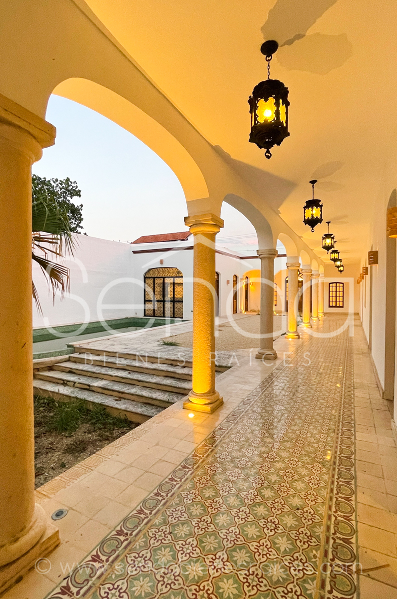 1355-38875-Casa-en-venta-Centro-Historico-Merida-calle-62-de-5-habitaciones-1.jpg