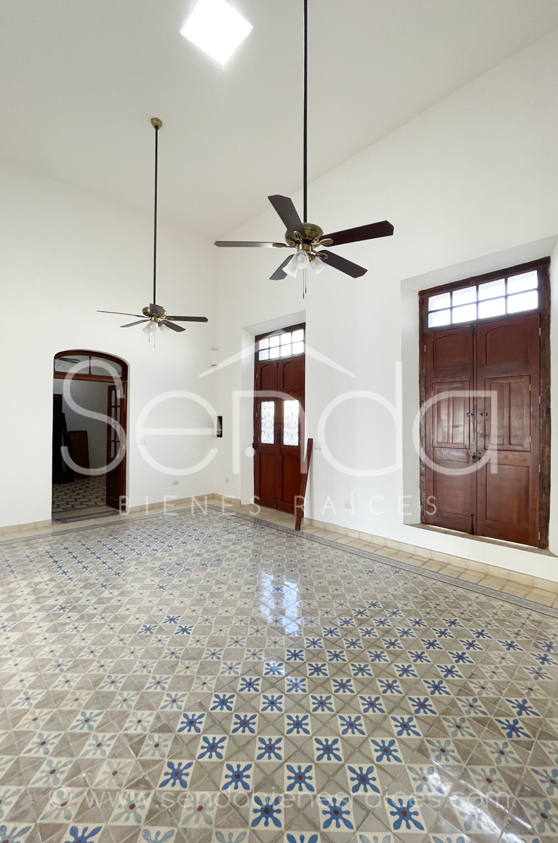1355-38881-Casa-en-venta-Centro-Historico-Merida-calle-62-de-5-habitaciones-8.jpg