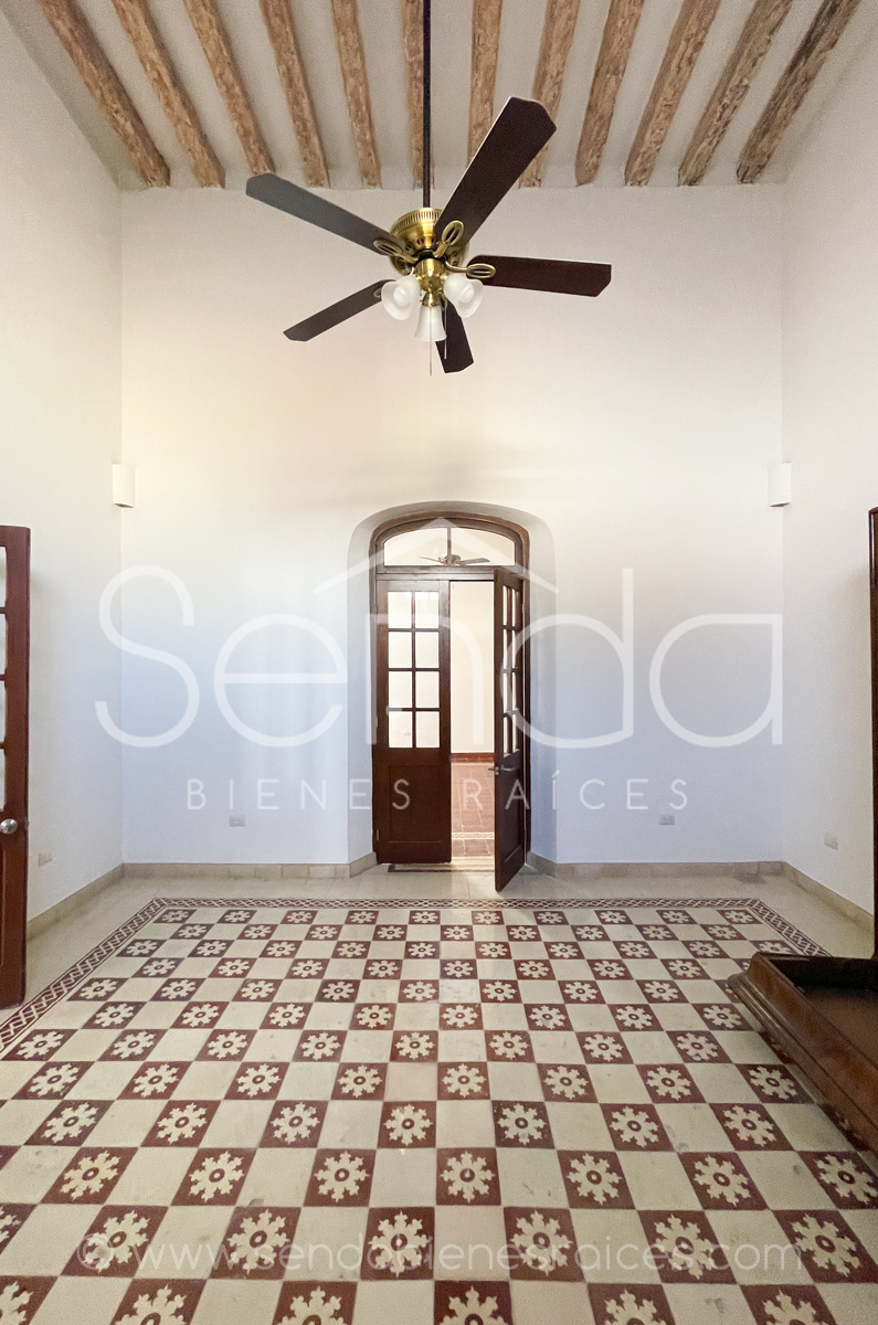1355-38882-Casa-en-venta-Centro-Historico-Merida-calle-62-de-5-habitaciones-9.jpg