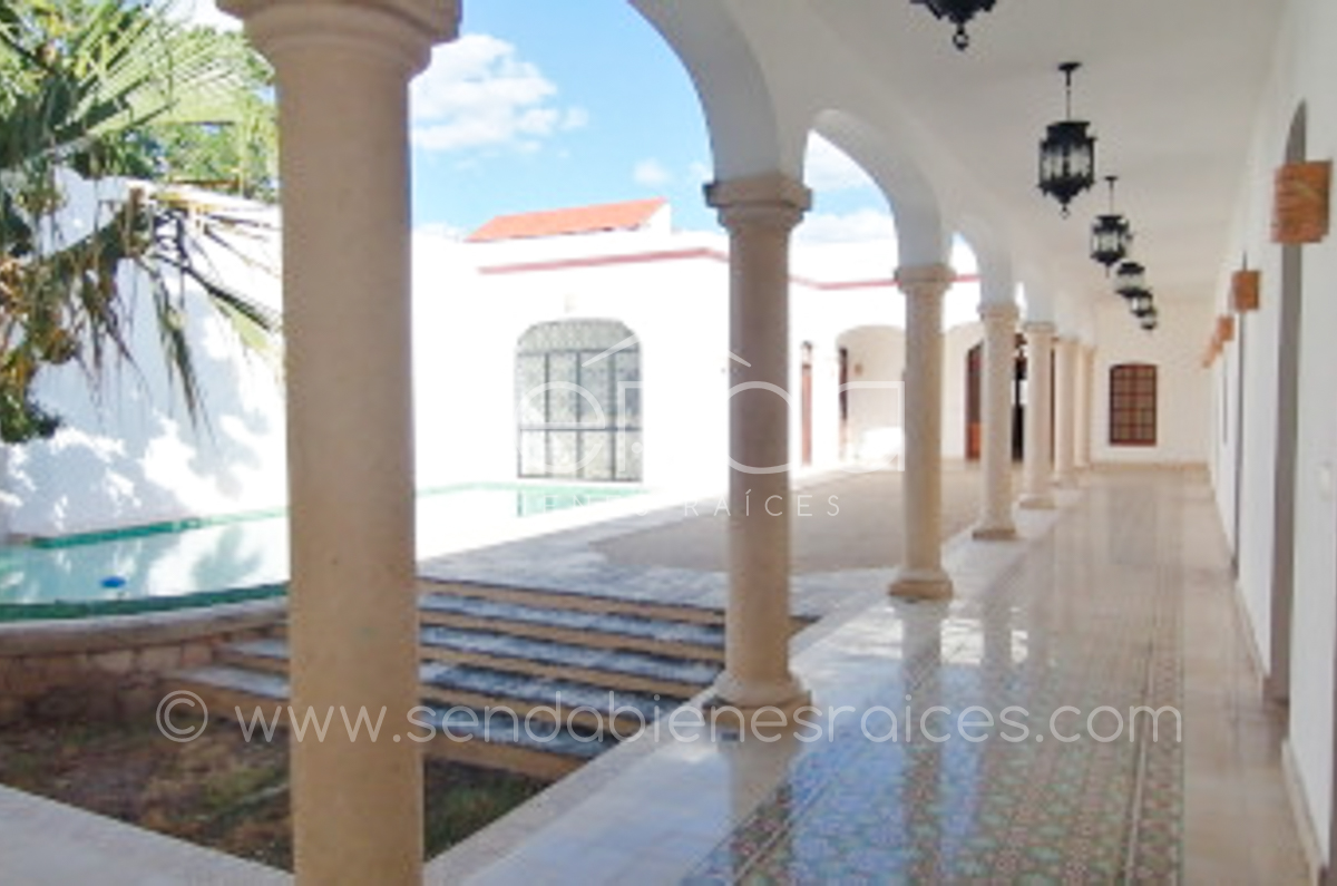 1355-38906-Casa-en-venta-Centro-Historico-Merida-calle-62-de-5-habitaciones-33.jpg