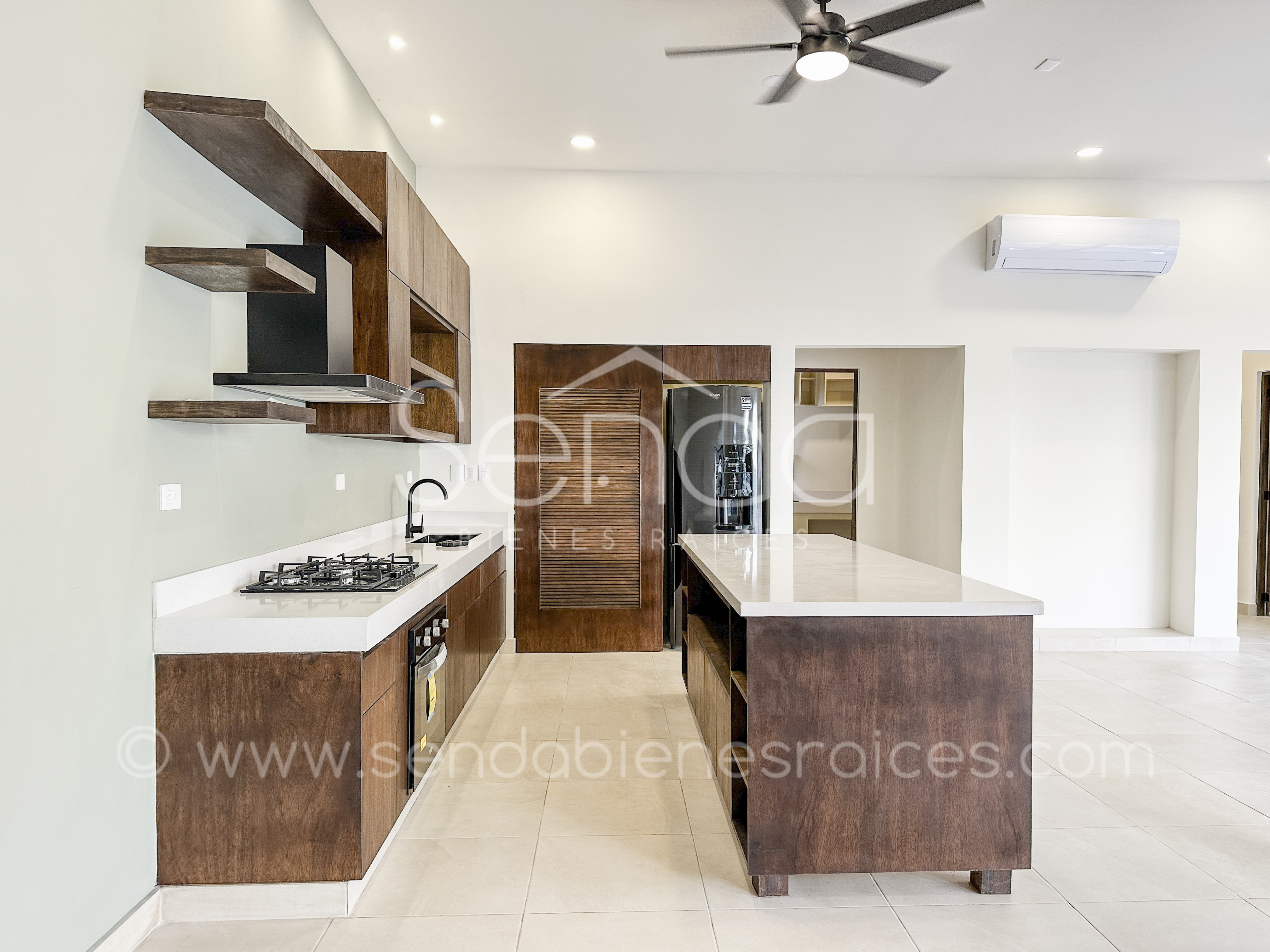 1468-47709--Casa-Tiki-Tiki-en-venta-de-una-planta-en-Cholul-Mérida-3-habitaciones-y-alberca_(69).jpg