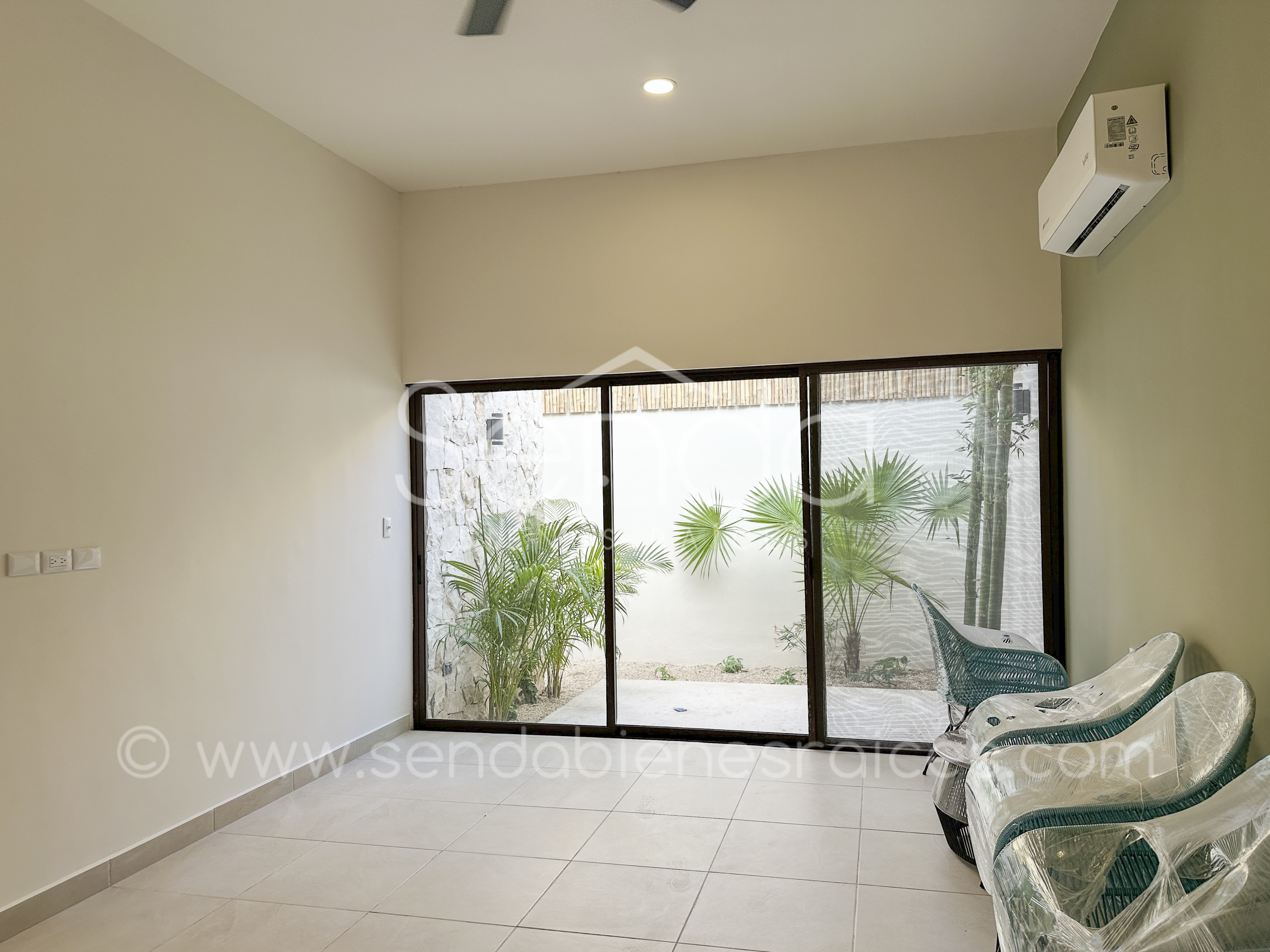 1468-47723--Casa-Tiki-Tiki-en-venta-de-una-planta-en-Cholul-Mérida-3-habitaciones-y-alberca_(83).jpg