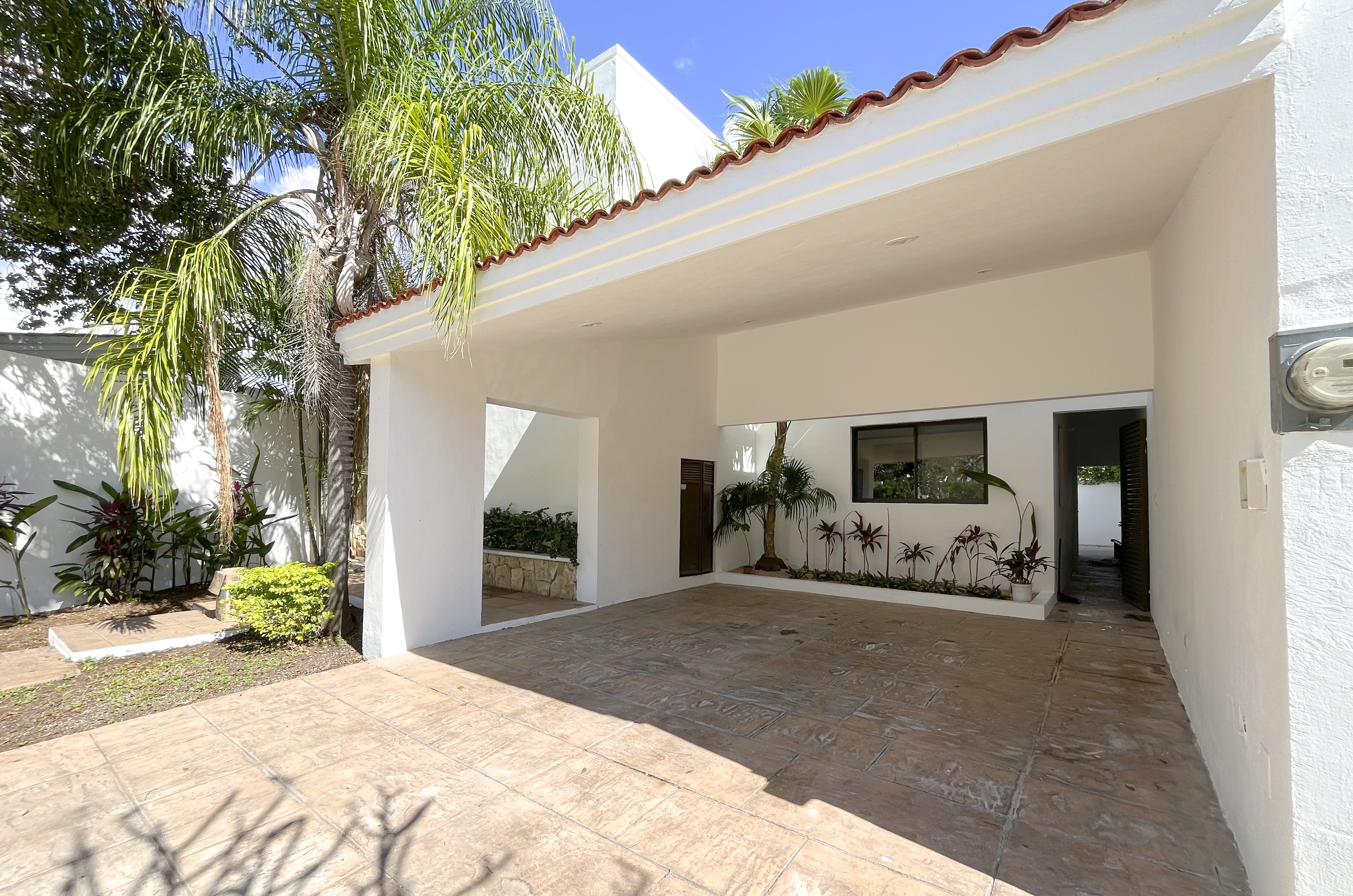 1702-47144-Casa-en-renta-privada-cocoyoles-Merida-tres-recamaras-con-piscina_(1).jpg