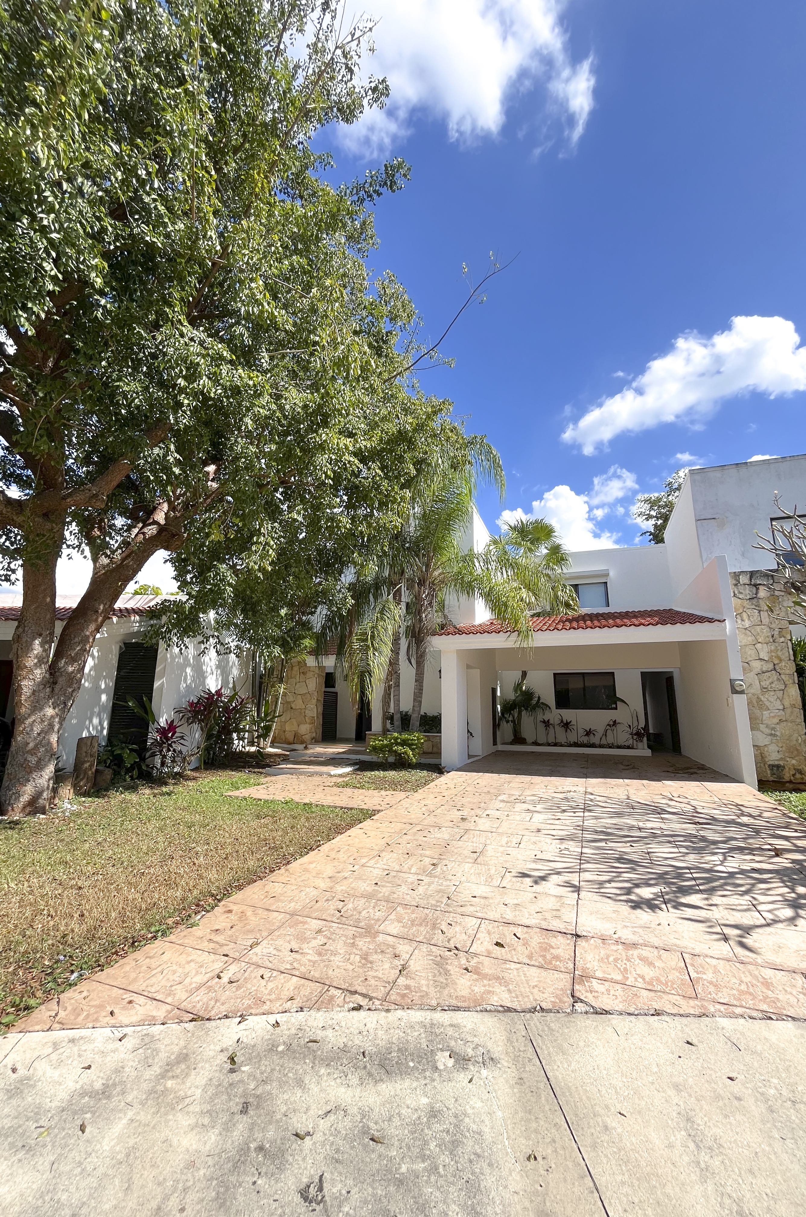 1702-47148-Casa-en-renta-privada-cocoyoles-Merida-tres-recamaras-con-piscina_(5).jpg