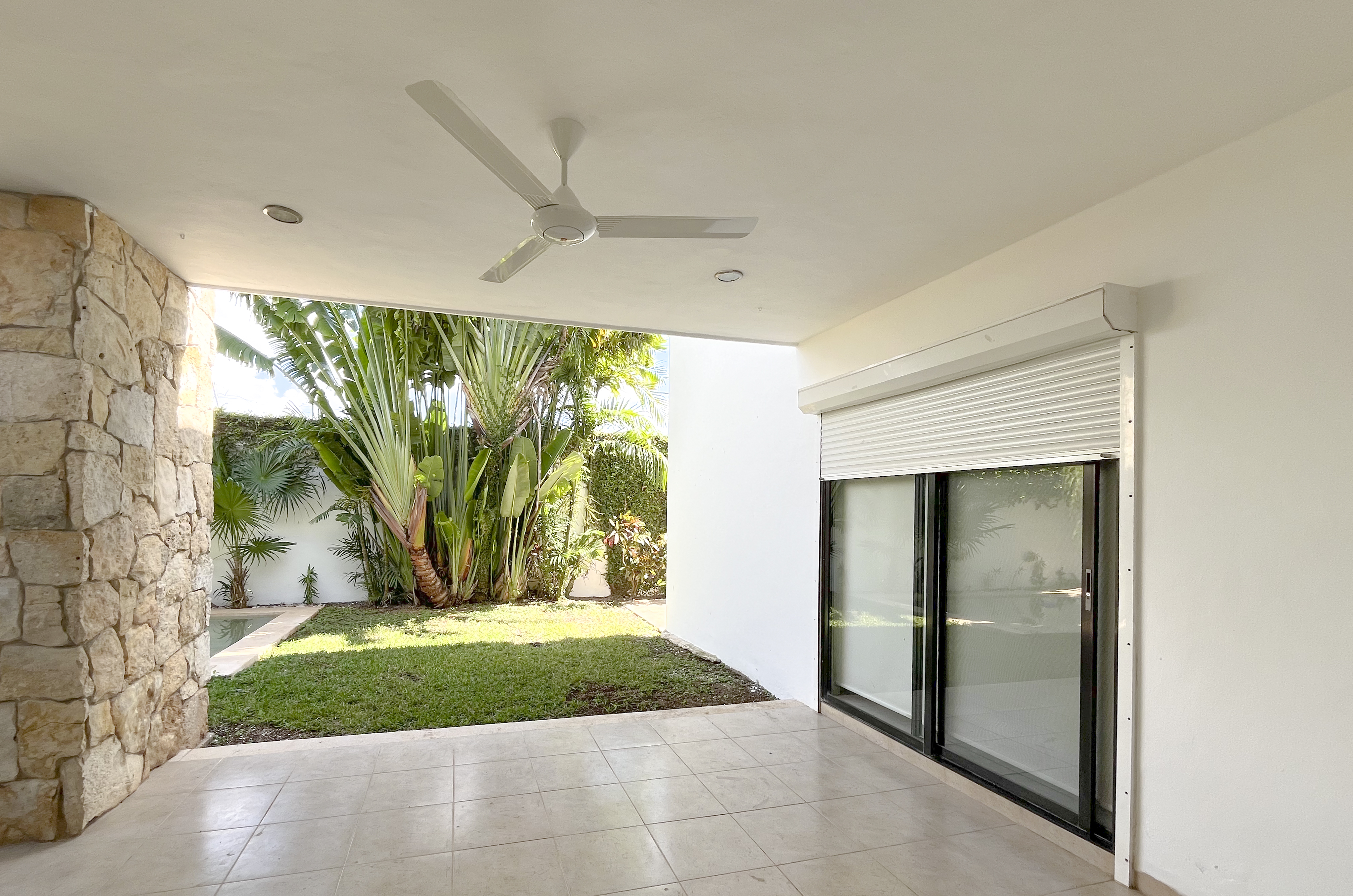 1702-47161-Casa-en-renta-privada-cocoyoles-Merida-tres-recamaras-con-piscina_(19).jpg