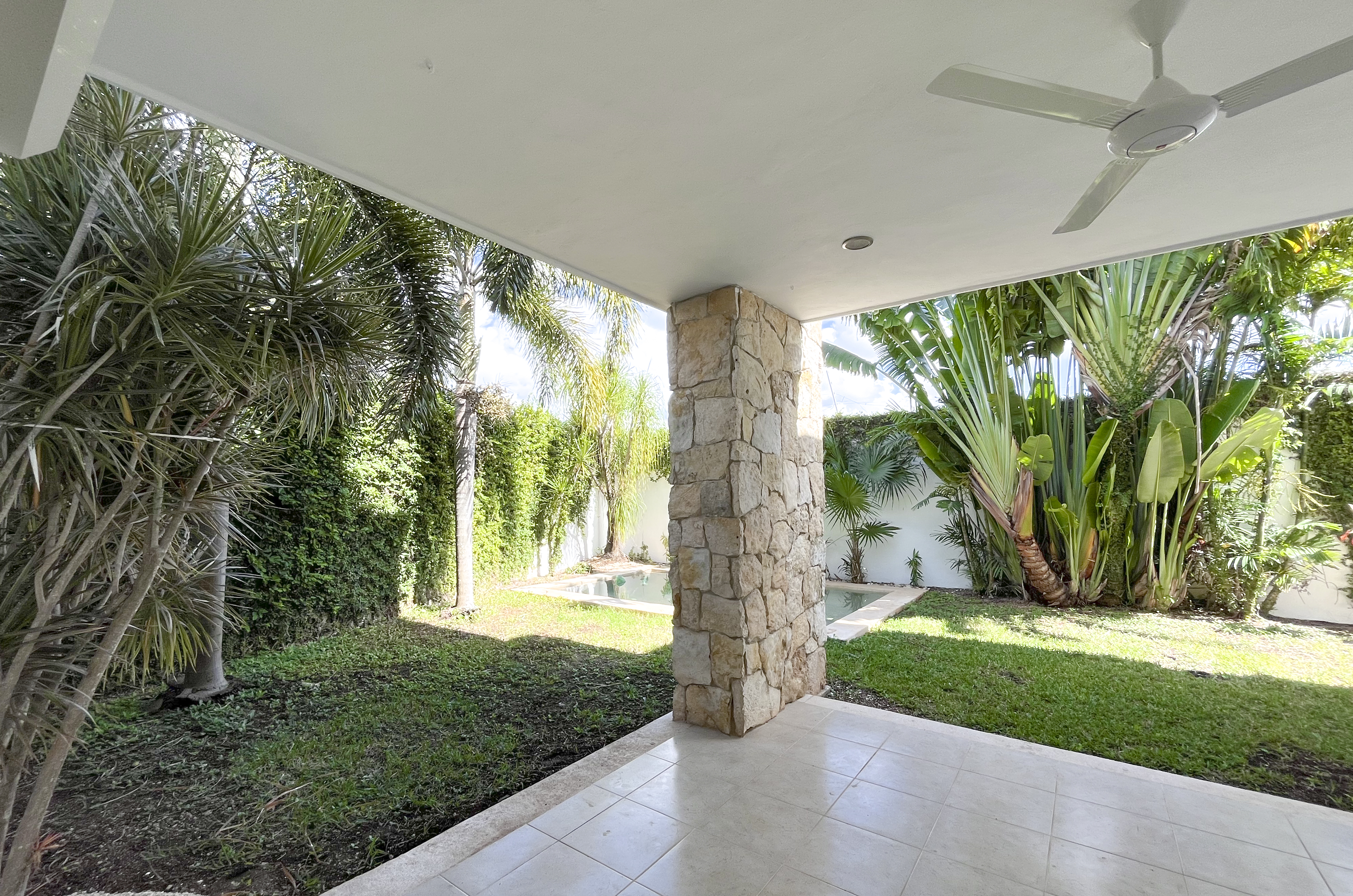 1702-47162-Casa-en-renta-privada-cocoyoles-Merida-tres-recamaras-con-piscina_(18).jpg