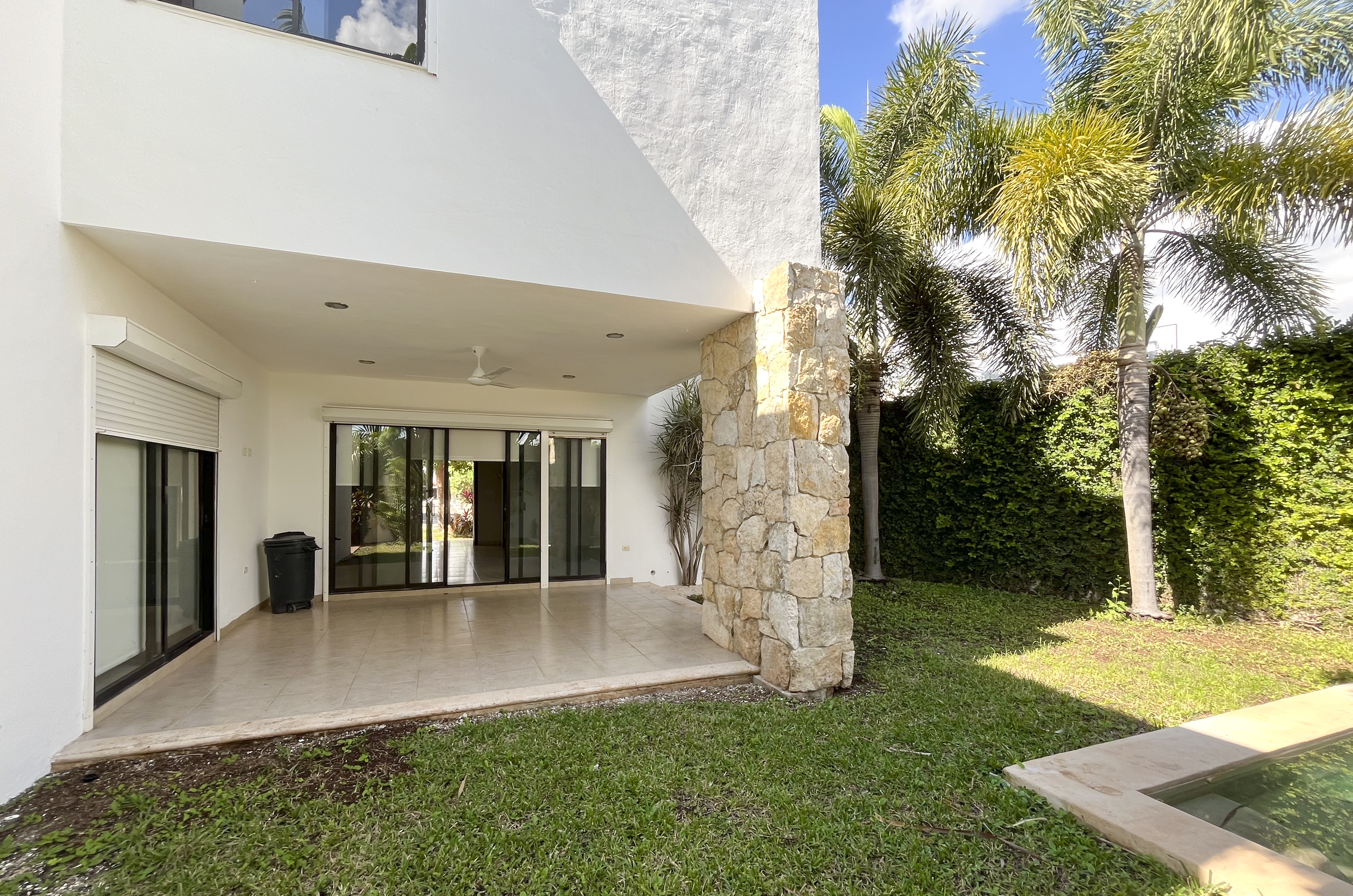 1702-47169-Casa-en-renta-privada-cocoyoles-Merida-tres-recamaras-con-piscina_(25).jpg