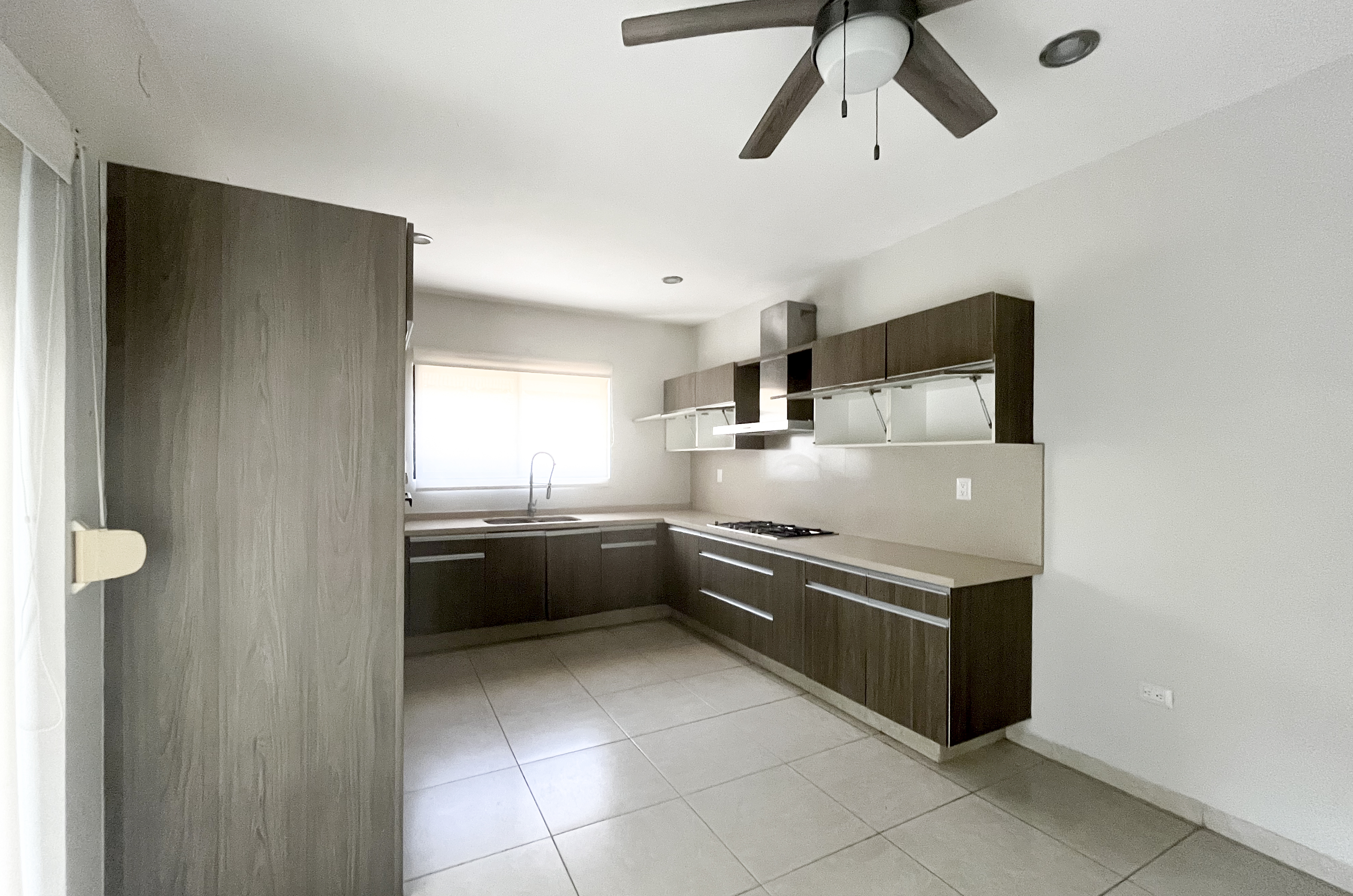 1702-47170-Casa-en-renta-privada-cocoyoles-Merida-tres-recamaras-con-piscina_(27).jpg