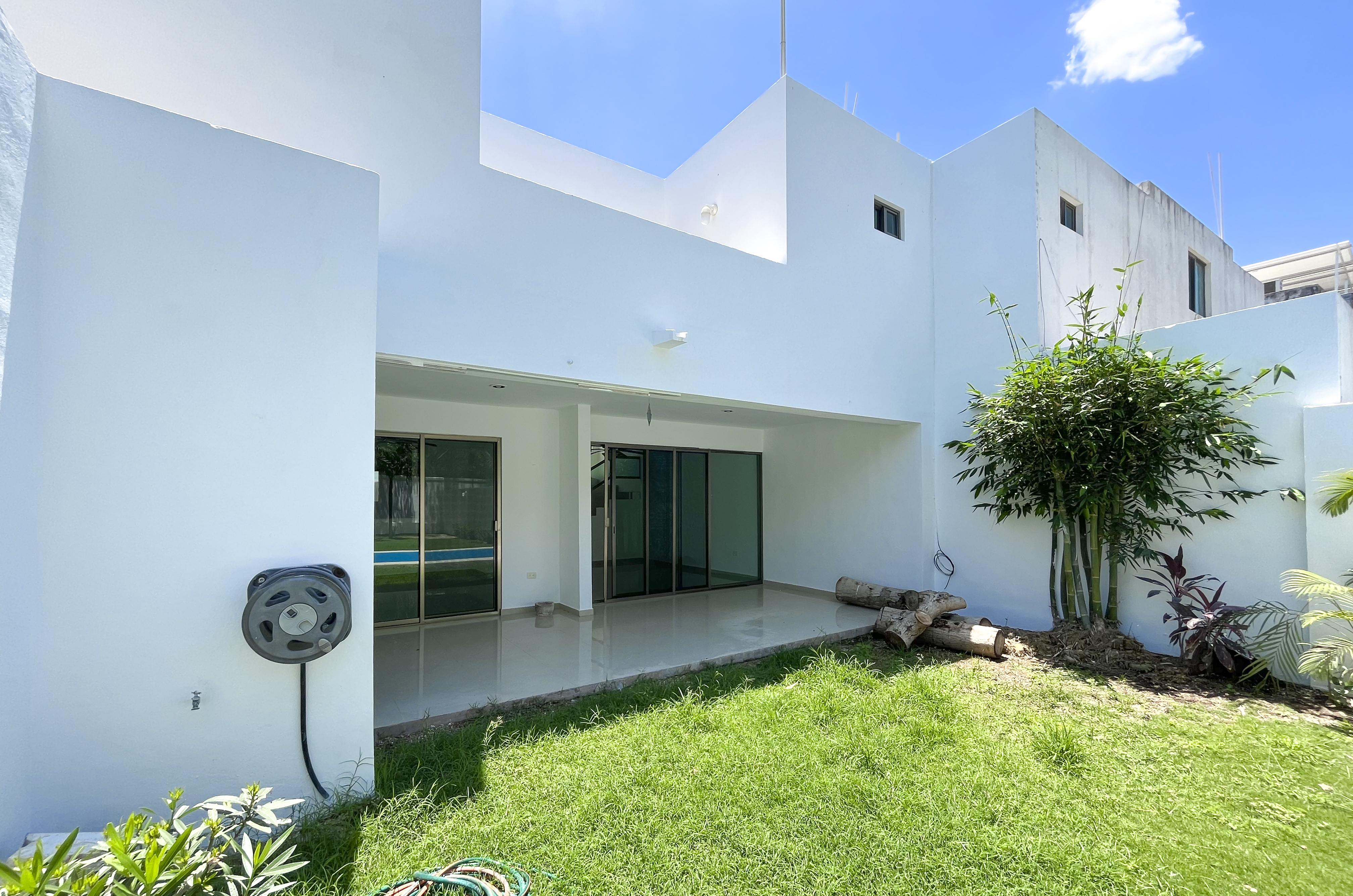 1735-48725-Casa-en-renta-Santa-Gertrudis-Merida-privada-Vivenza-3-habitaciones-y-alberca_(17).jpg