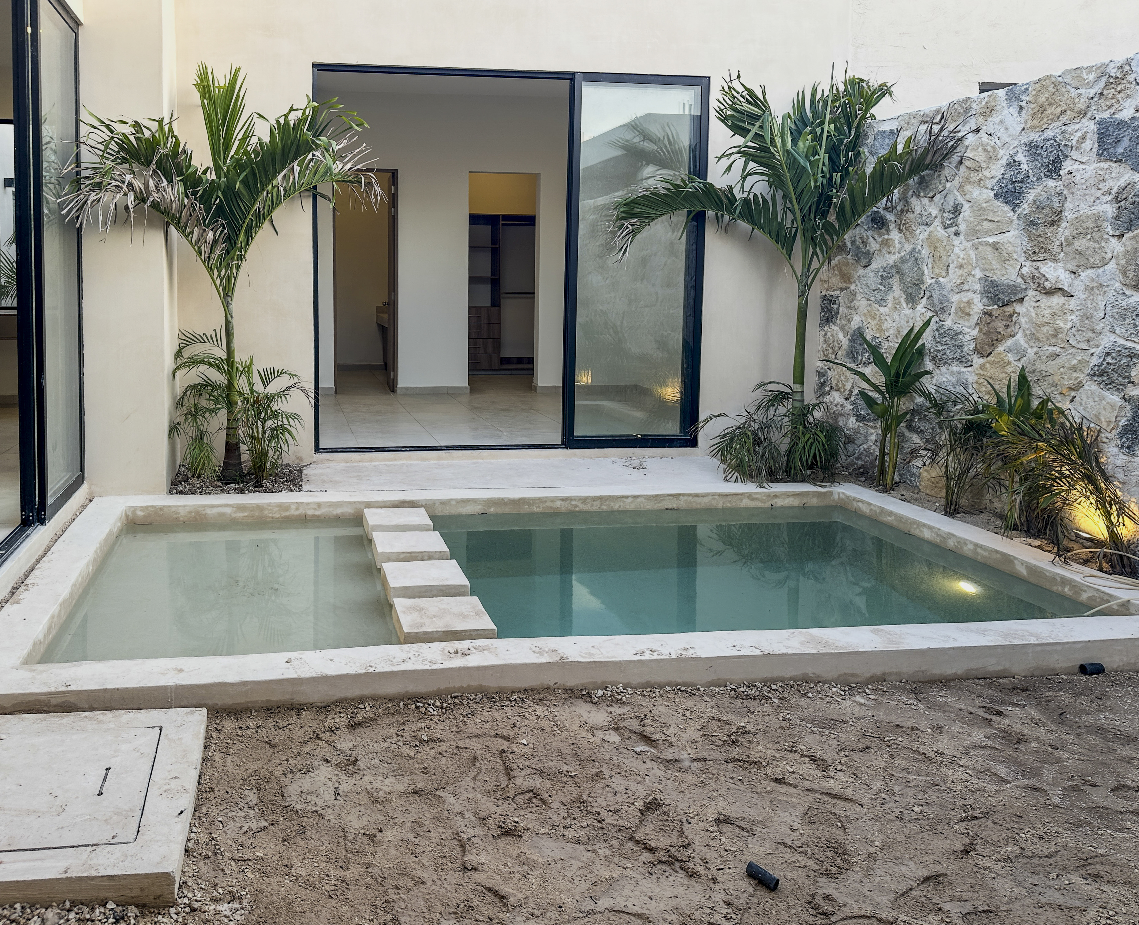 1806-52750-Casa-en-venta-de-un-piso-con-2-habitaciones-y-alberca-en-Naia-Residencial-Conkal_(6).jpg