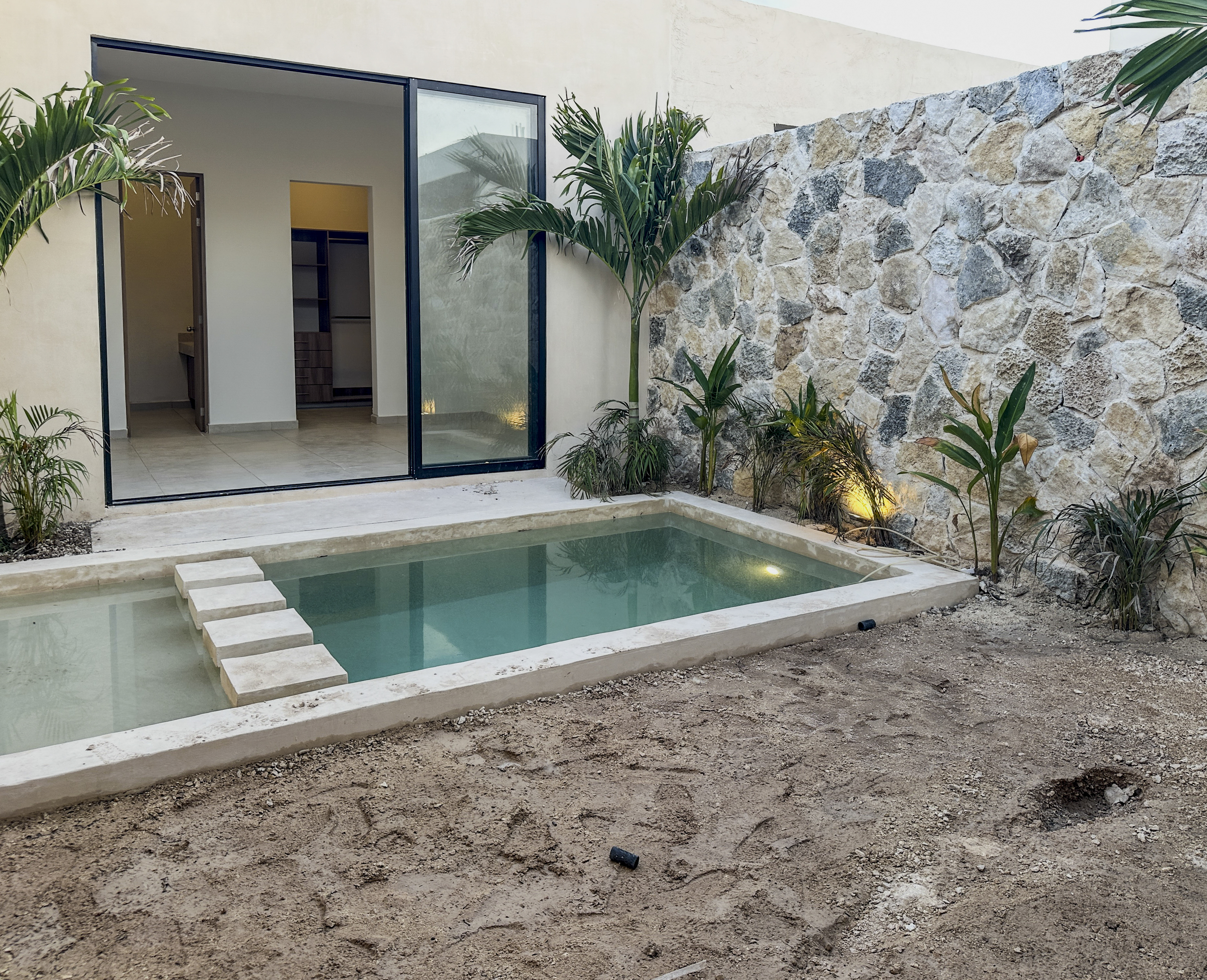 1806-52751-Casa-en-venta-de-un-piso-con-2-habitaciones-y-alberca-en-Naia-Residencial-Conkal_(7).jpg