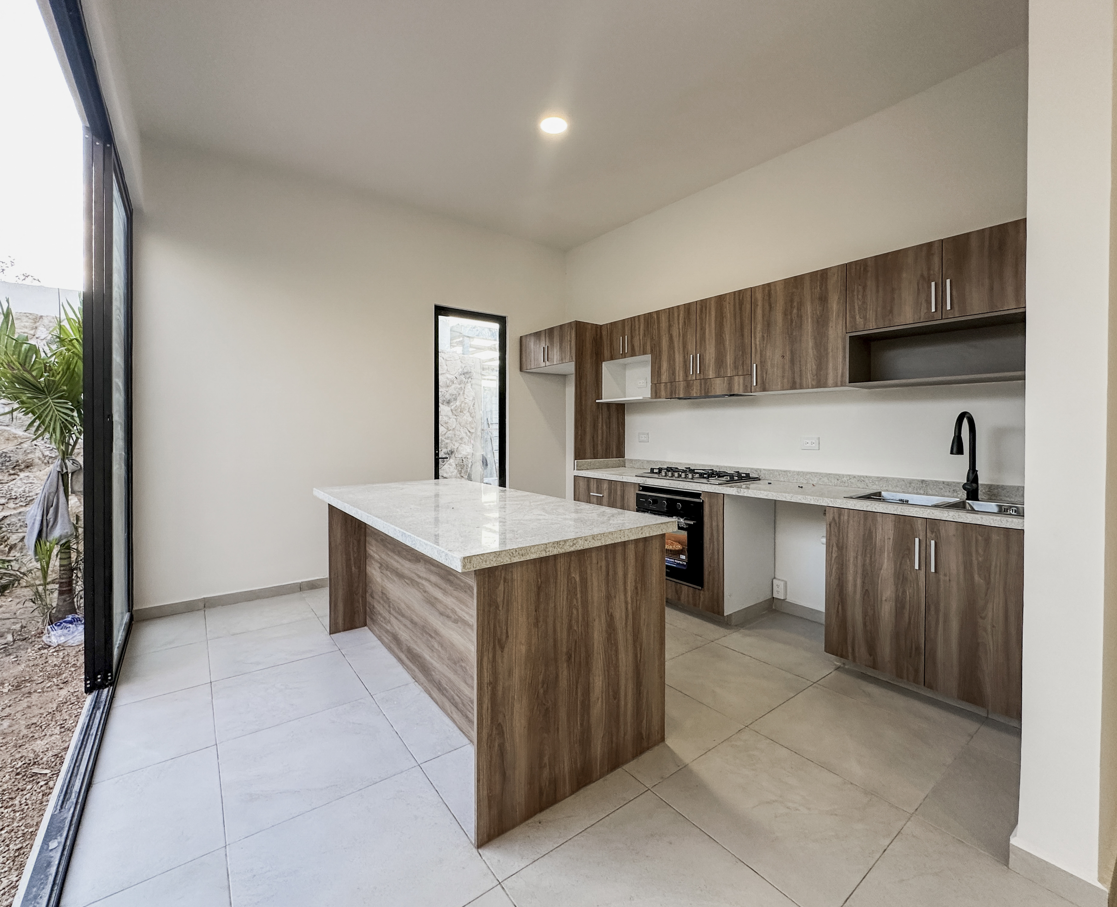 1806-52757-Casa-en-venta-de-un-piso-con-2-habitaciones-y-alberca-en-Naia-Residencial-Conkal_(13).jpg