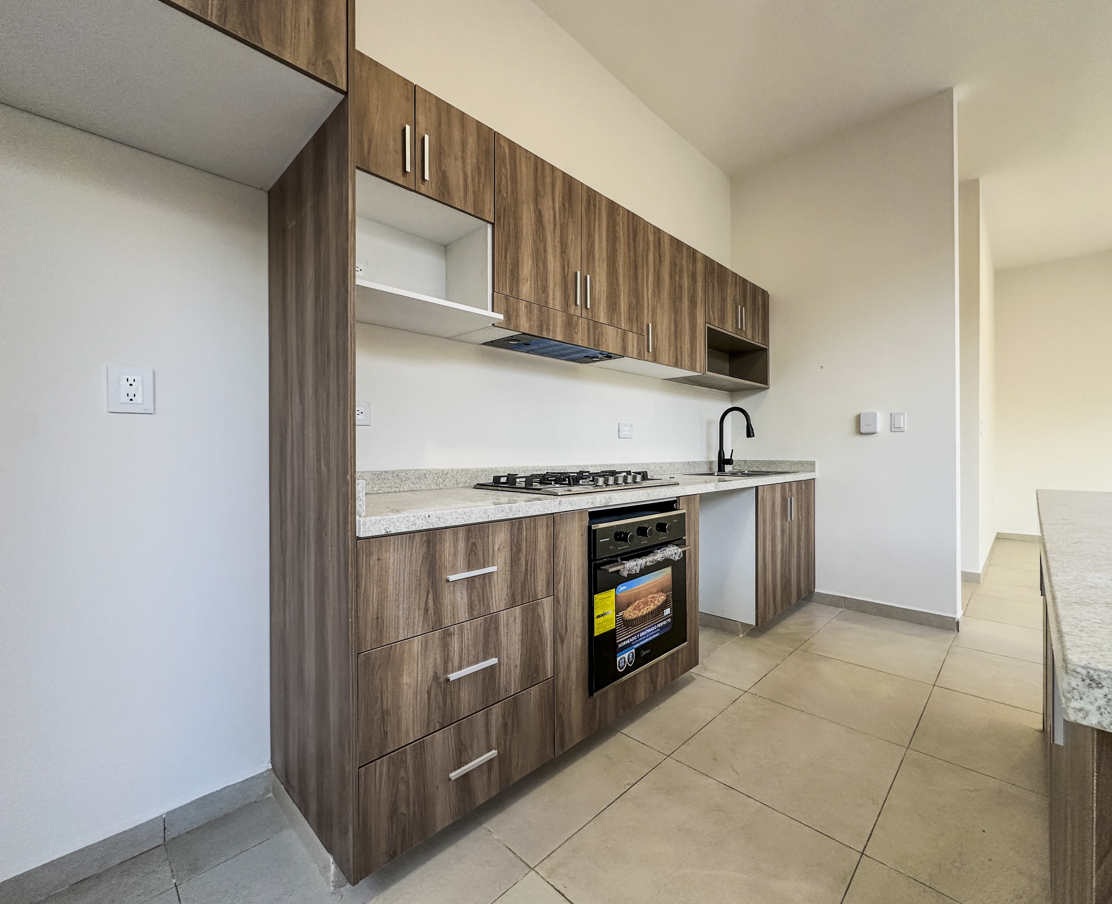 1806-52759-Casa-en-venta-de-un-piso-con-2-habitaciones-y-alberca-en-Naia-Residencial-Conkal_(15).jpg