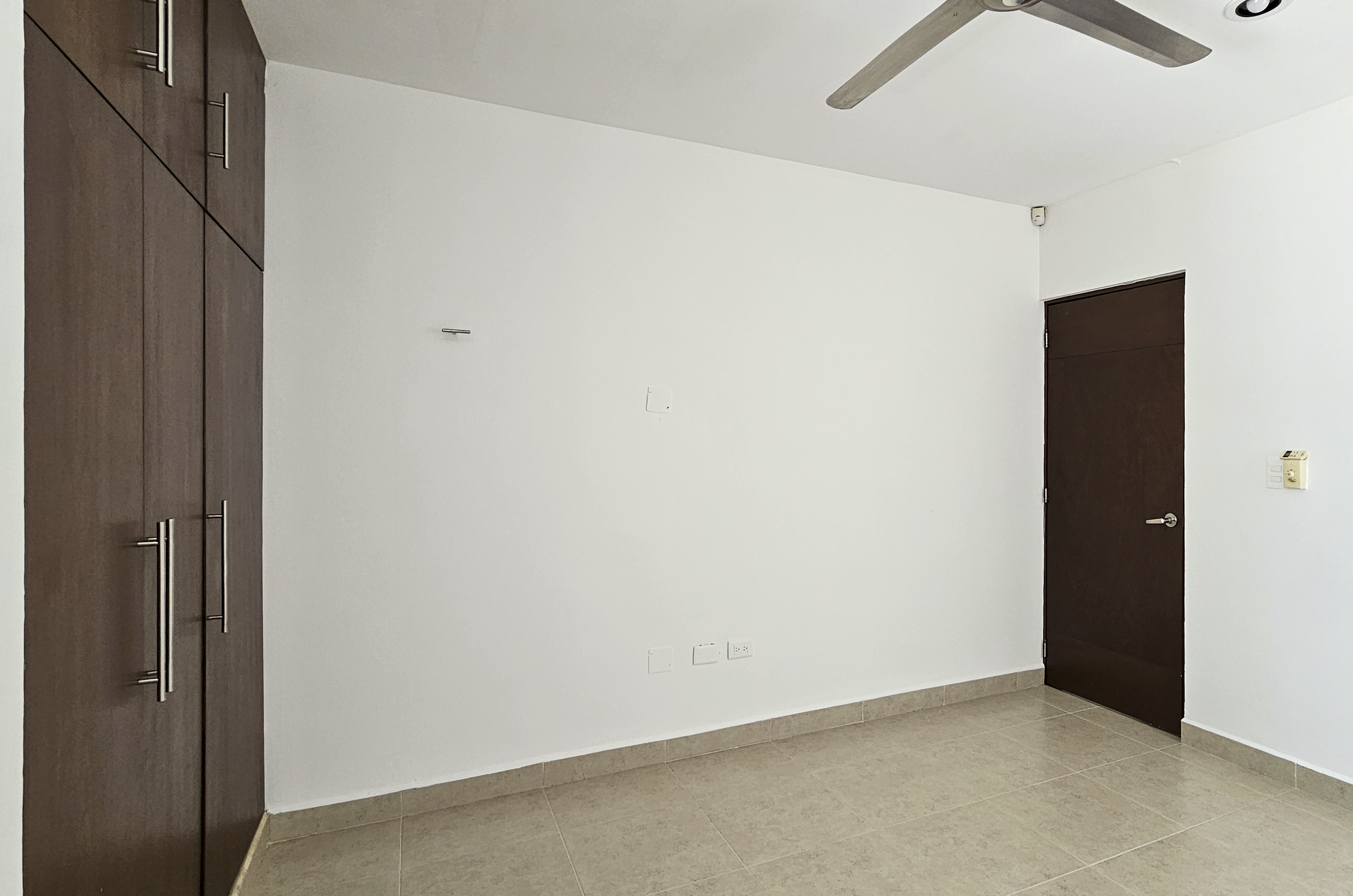 1936-54681-Casa-en-Venta-en-Real-Montejo-Mérida-con-cochera-techada-3-recámaras-y-alberca_(29).jpg
