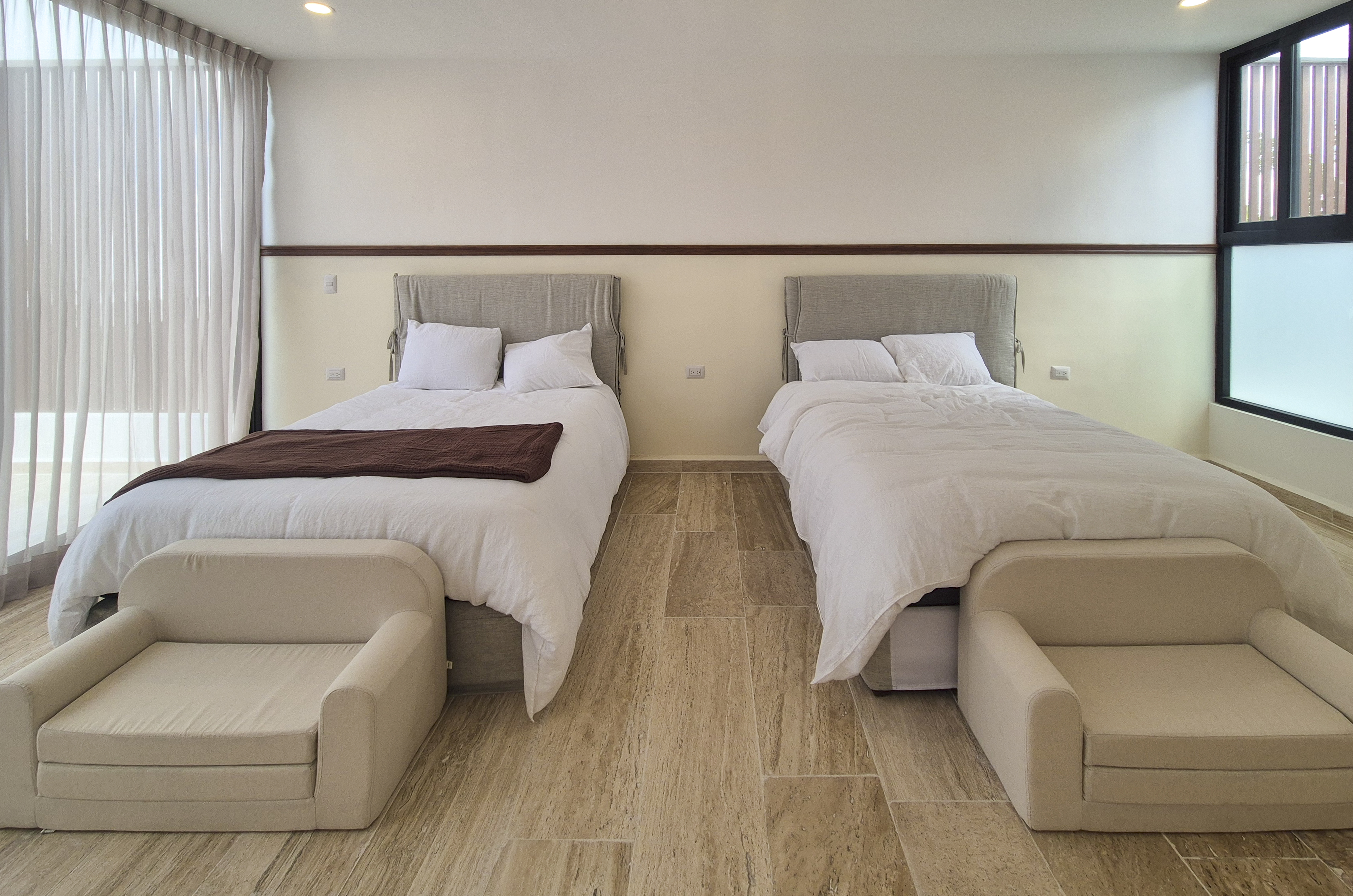 1941-52933-Casa-en-Venta-en-privada-ubicada-en-xcanatun-con-4-habitaciones-y-alberca_(48).jpg
