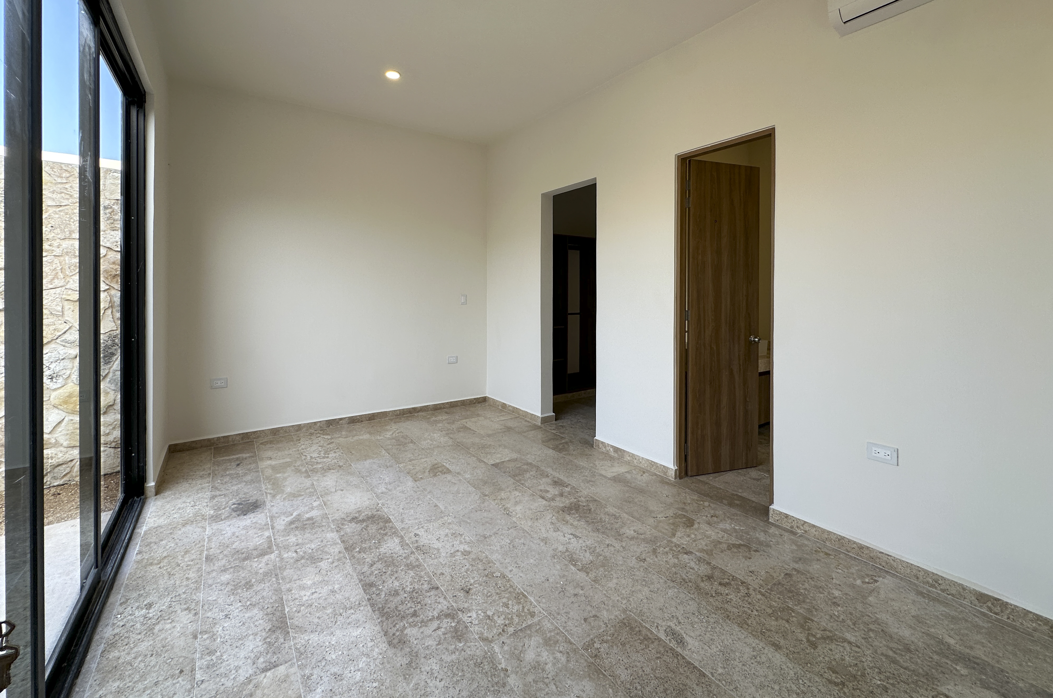 2000-54329-Casa-en-Renta-de-un-piso-con-2-habitaciones-y-alberca-en-Conkal-20_(20).jpg
