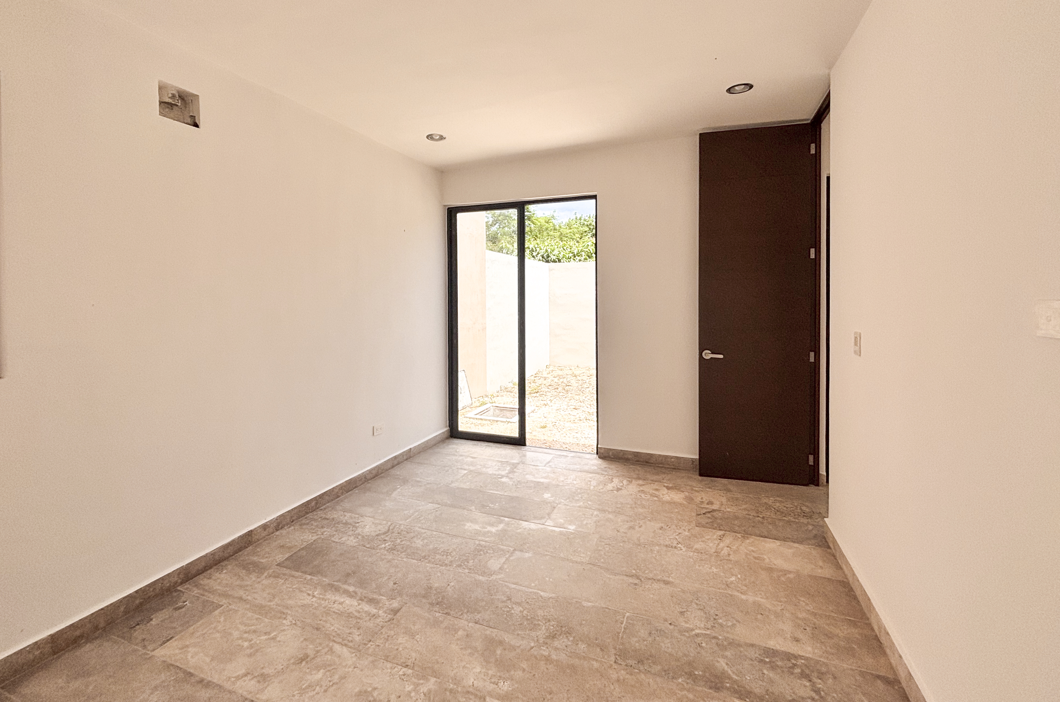 2009-54223-Casa-en-venta-en-el-norte-de-Mérida-Cholul-de-3-recámaras-con-estudio_(14).jpg