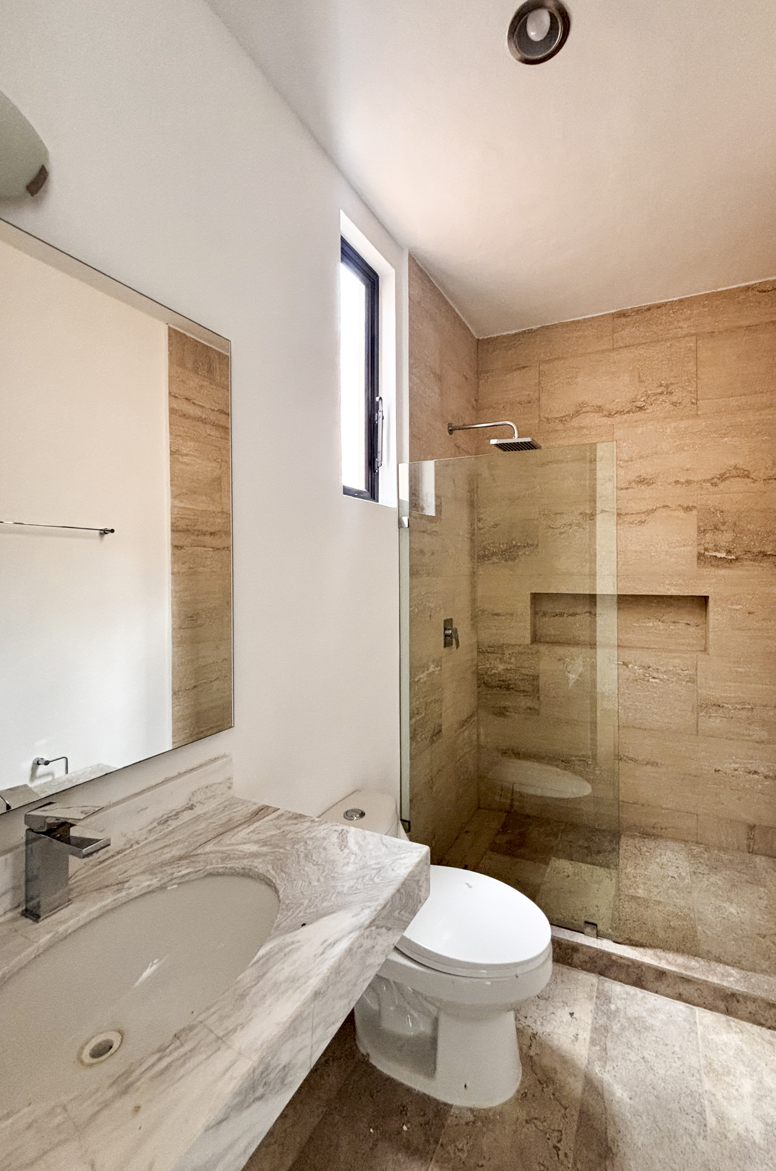 2009-54233-Casa-en-venta-en-el-norte-de-Mérida-Cholul-de-3-recámaras-con-estudio_(24).jpg