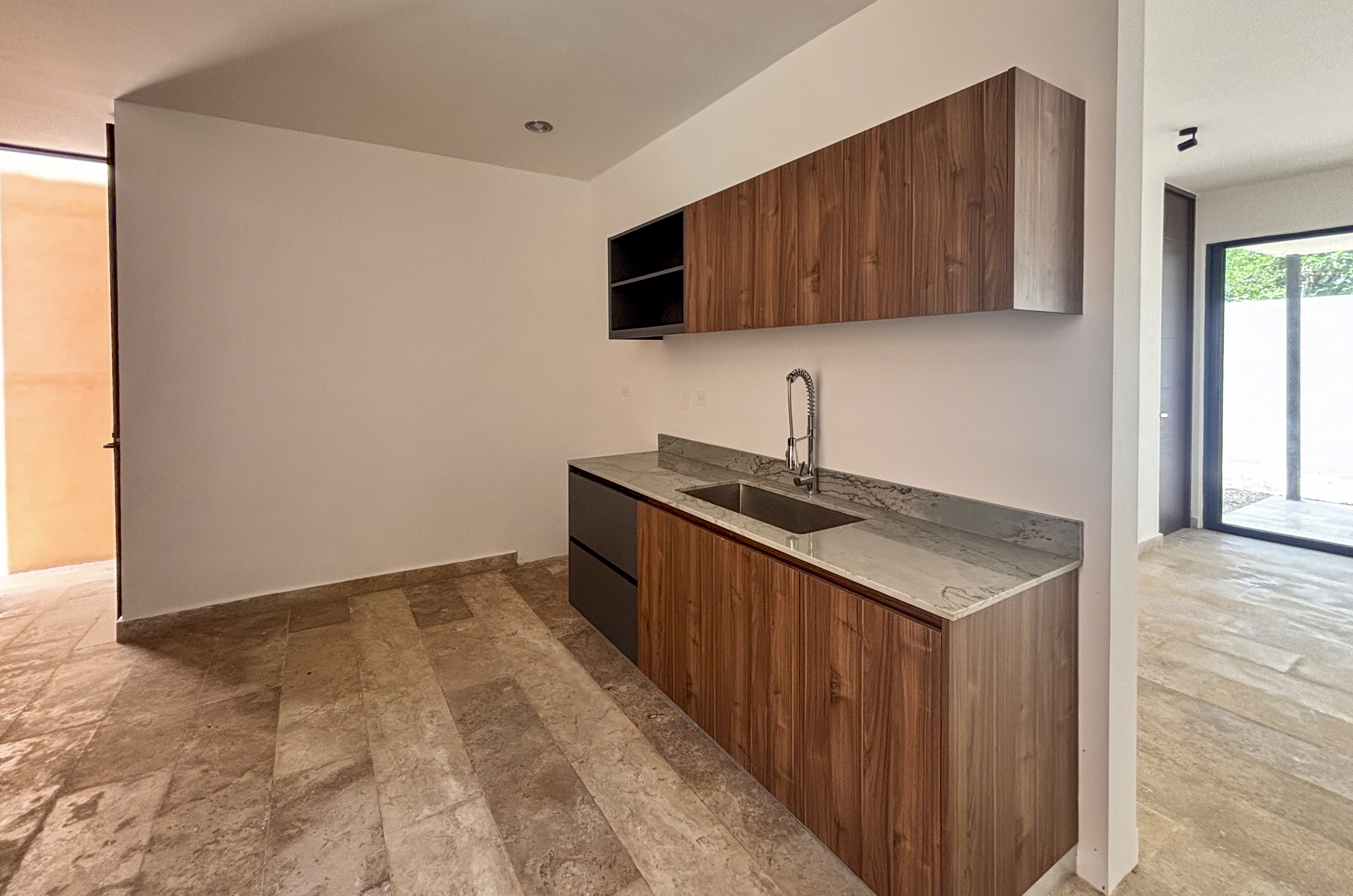 2009-54241-Casa-en-venta-en-el-norte-de-Mérida-Cholul-de-3-recámaras-con-estudio_(32).jpg