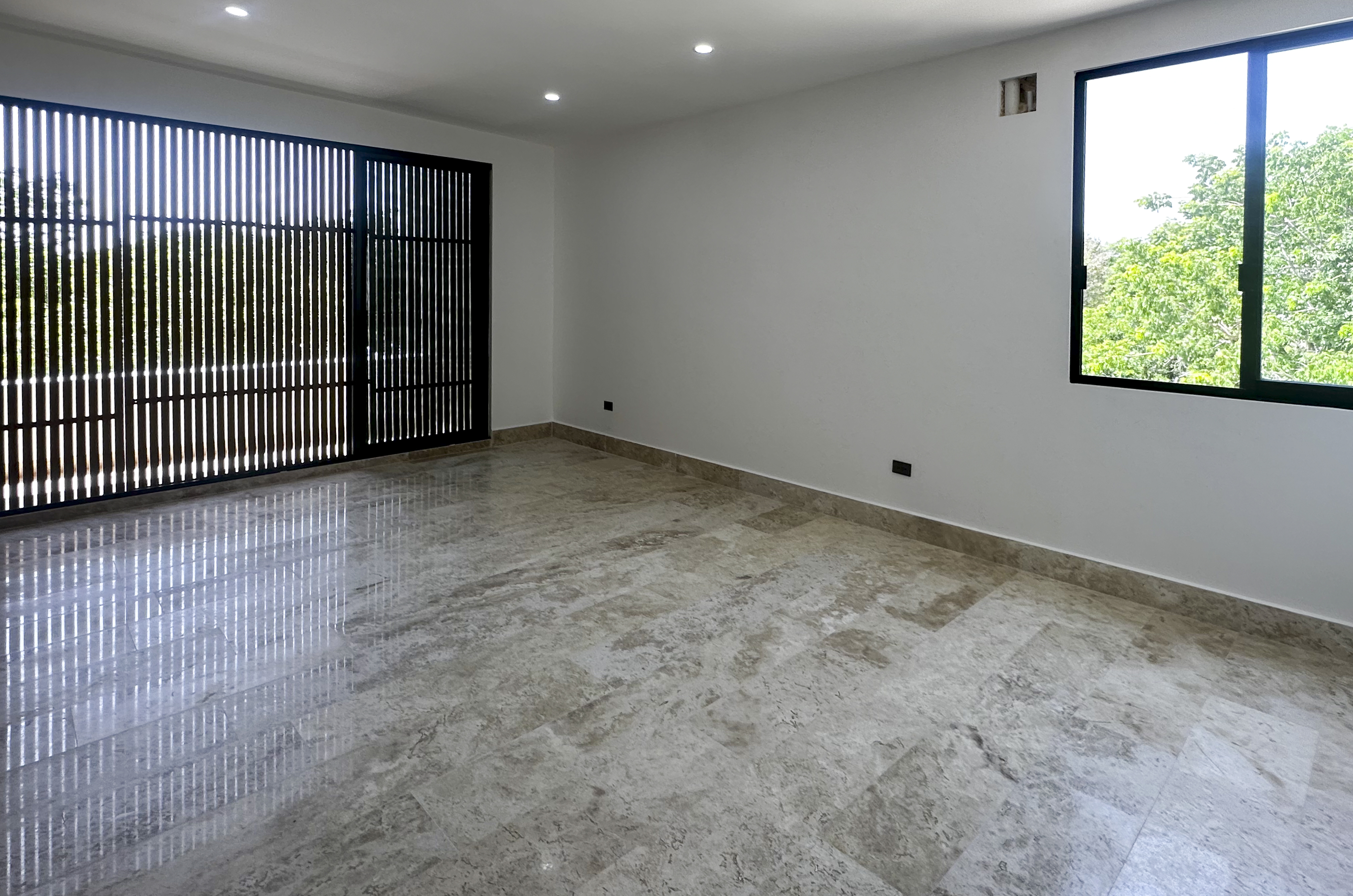 2013-54450-Casa-en-venta-en-privada-Nuukul-Temozon-Norte-con-electrodomesticos-incluidos_(17).jpg