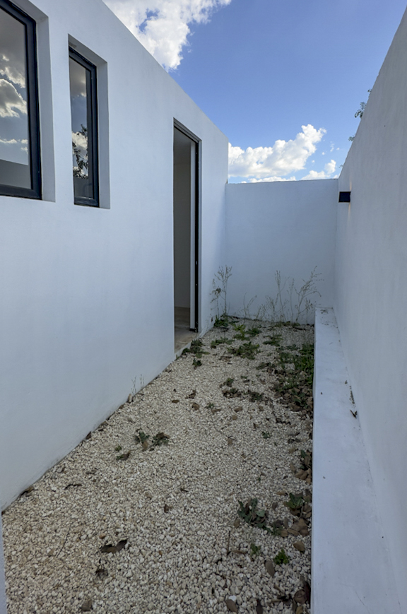 2027-55110-Casa-en-venta-en-Conkal-Merida-de-una-planta-con-3-habitaciones-y-alberca_(25).jpg
