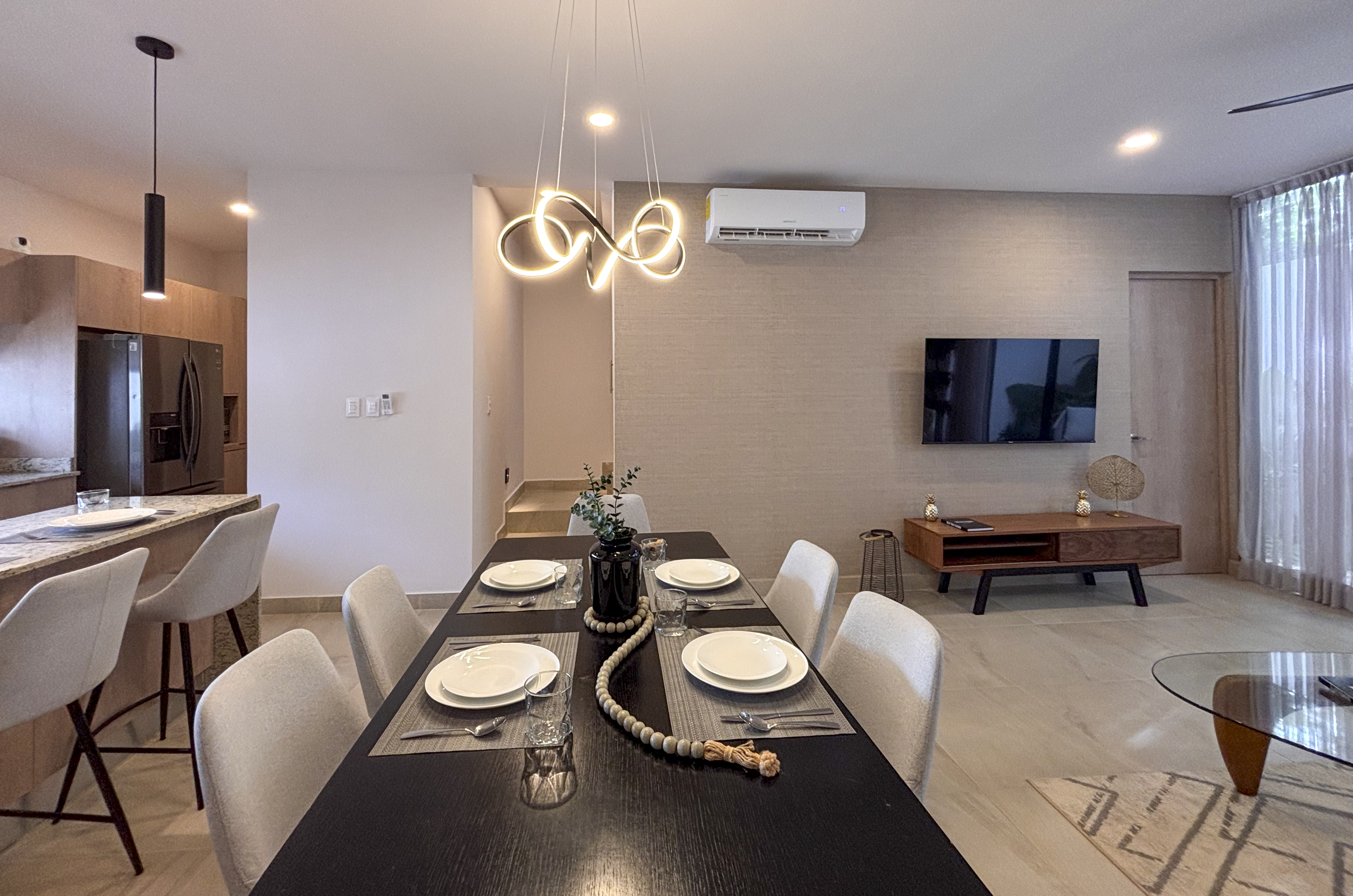 2029-54789-Casa_estilo-Townhouse-en-venta-en-cholul-al-norte-de-Merida-THULA-CITY-HOME__(7).jpg