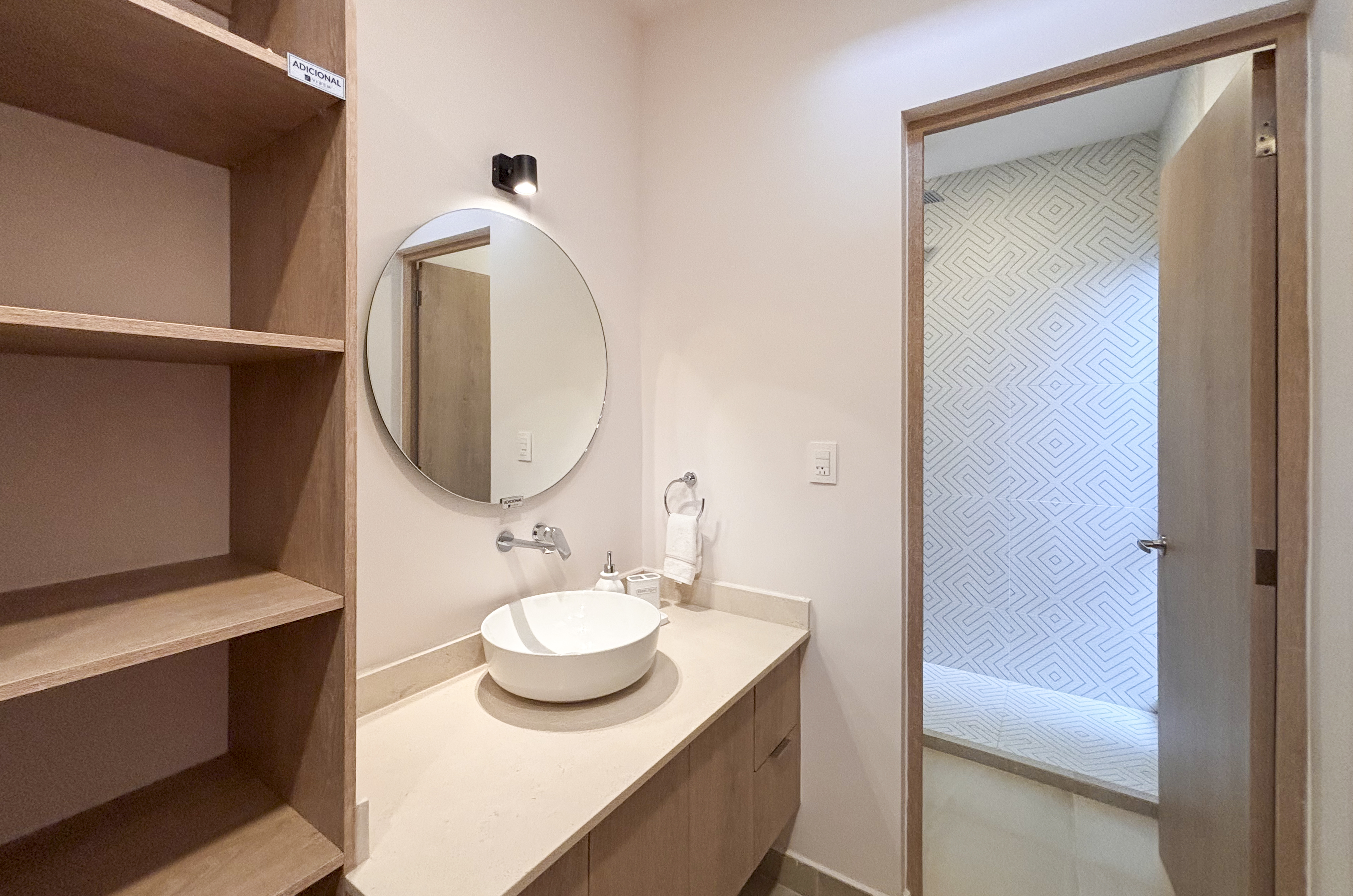 2029-54804-Casa_estilo-Townhouse-en-venta-en-cholul-al-norte-de-Merida-THULA-CITY-HOME__(23).jpg