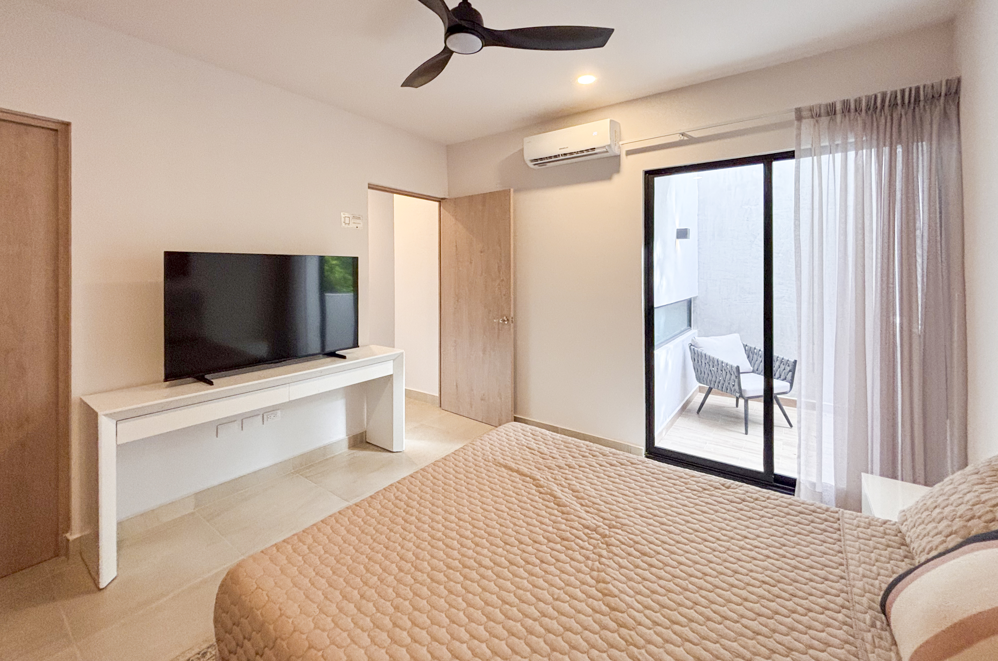2029-54808-Casa_estilo-Townhouse-en-venta-en-cholul-al-norte-de-Merida-THULA-CITY-HOME__(27).jpg