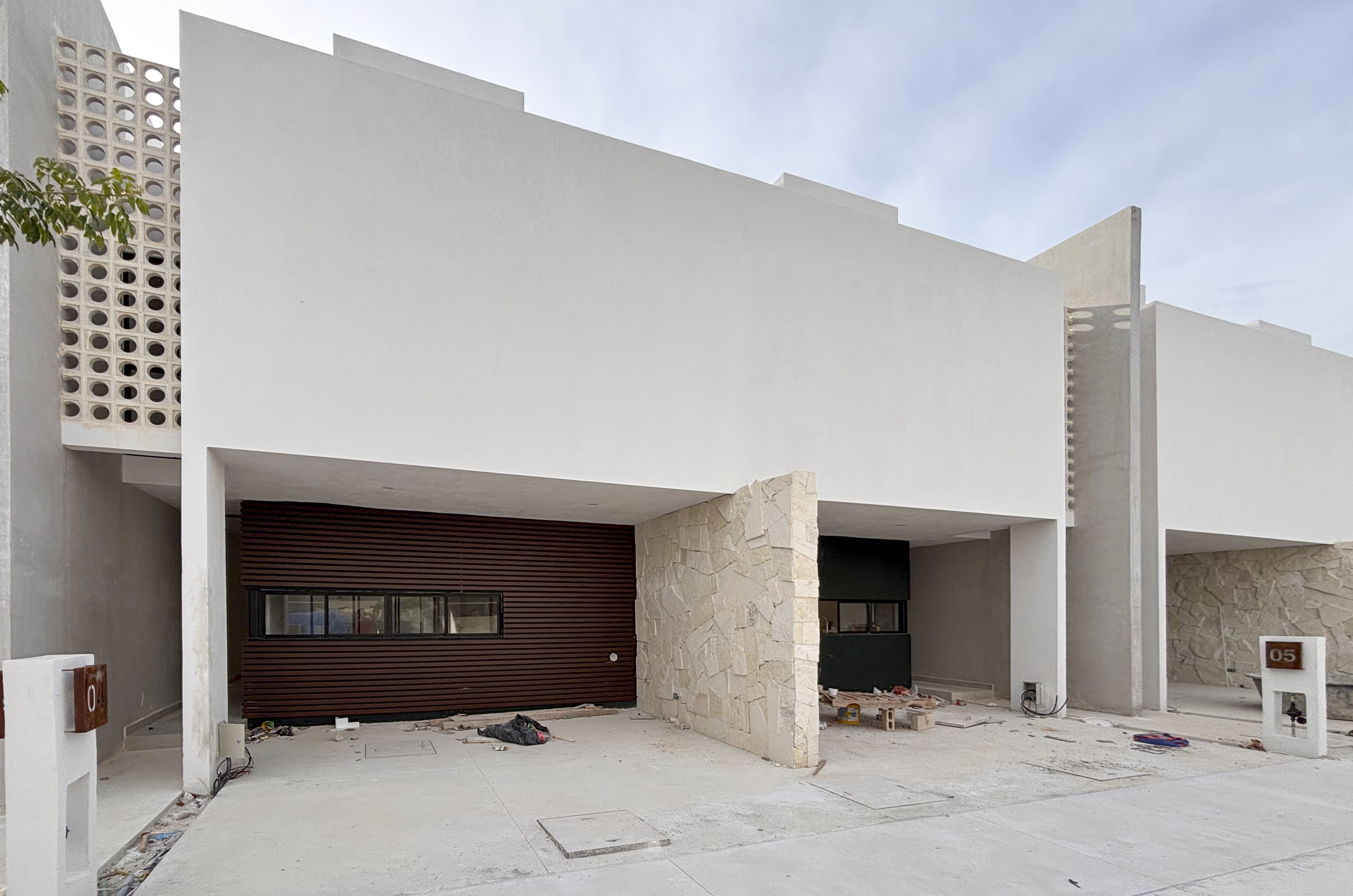 2029-54817-Casa_estilo-Townhouse-en-venta-en-cholul-al-norte-de-Merida-THULA-CITY-HOME__(36).jpg