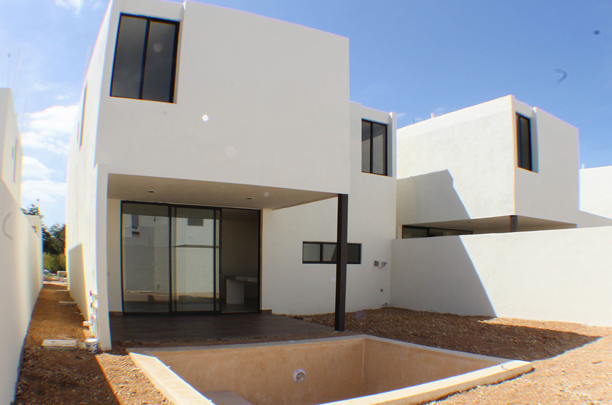 713-17937-21KG-06-Casa-en-venta-de-3-habitaciones-con-piscina-y-techoa-doble-altura-en-Conkal-07.jpg