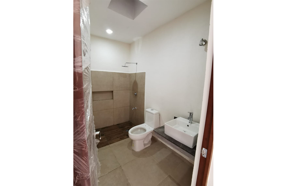 894-24002-21KG-52_-_Casa_en_venta_de_3_habitaciones_con_cochera_techada_piscina_e_hidroneumatico-02.jpg
