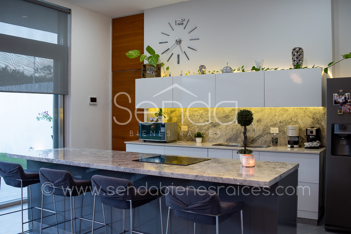 903-24338-residencia-en-venta-una-planta-en-cholul-al-norte-de-merida-18.jpg