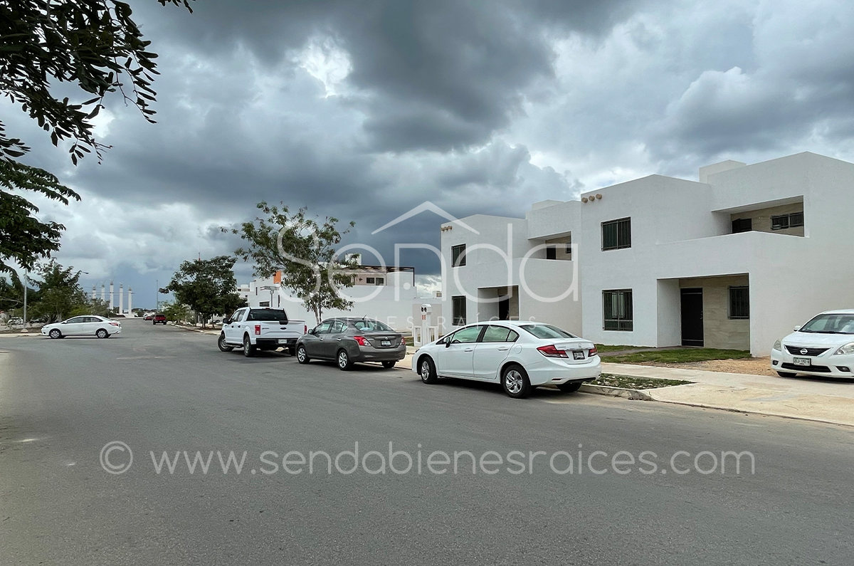 962-26556-En-Renta-Casa-Nueva-en-Avenida-de-Los-Heroes-Merida-21.jpg