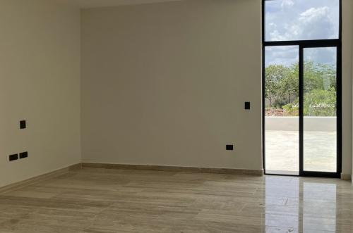 1076-50704-Casa-en-venta-en-privada-Margaritas-Cholul-Merida-de-4-habitaciones-con-alberca_(9).jpg