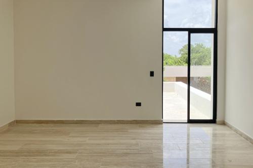 1076-50710-Casa-en-venta-en-privada-Margaritas-Cholul-Merida-de-4-habitaciones-con-alberca_(15).jpg