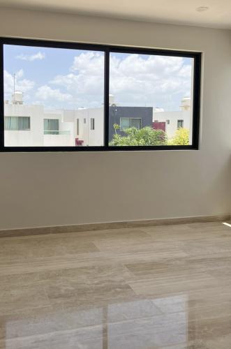 1076-50714-Casa-en-venta-en-privada-Margaritas-Cholul-Merida-de-4-habitaciones-con-alberca_(19).jpg