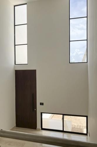 1076-50716-Casa-en-venta-en-privada-Margaritas-Cholul-Merida-de-4-habitaciones-con-alberca_(21).jpg
