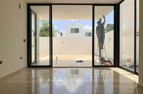 1076-50725-Casa-en-venta-en-privada-Margaritas-Cholul-Merida-de-4-habitaciones-con-alberca_(30).jpg