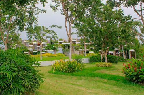 1151-32496-22ET-60-Venta-de-Terrenos-en-Privada-Yaxlum-en-Conkal-Yucatan-listos-para-construir-_(23).jpg