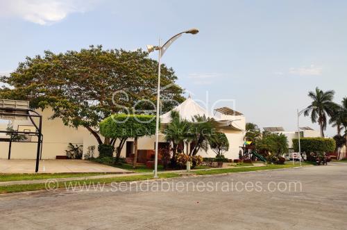 1311-37290-Casa-en-venta-en-Altabrisa-Merida-en-privada-San-Remo-Blanc-con-3-habitaciones-44.jpg