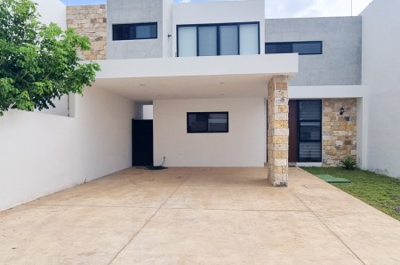 1342-Hermosa-Casa-en-Renta-en-Albarella-Residencial-Merida-2.jpg