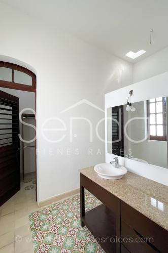 1355-38900-Casa-en-venta-Centro-Historico-Merida-calle-62-de-5-habitaciones-27.jpg
