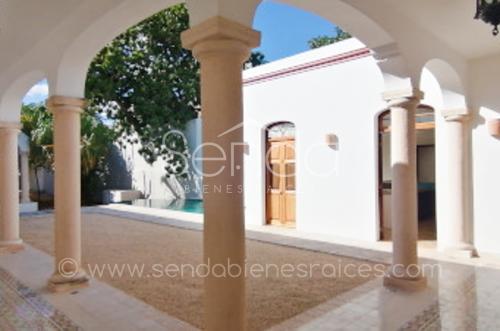 1355-38904-Casa-en-venta-Centro-Historico-Merida-calle-62-de-5-habitaciones-31.jpg